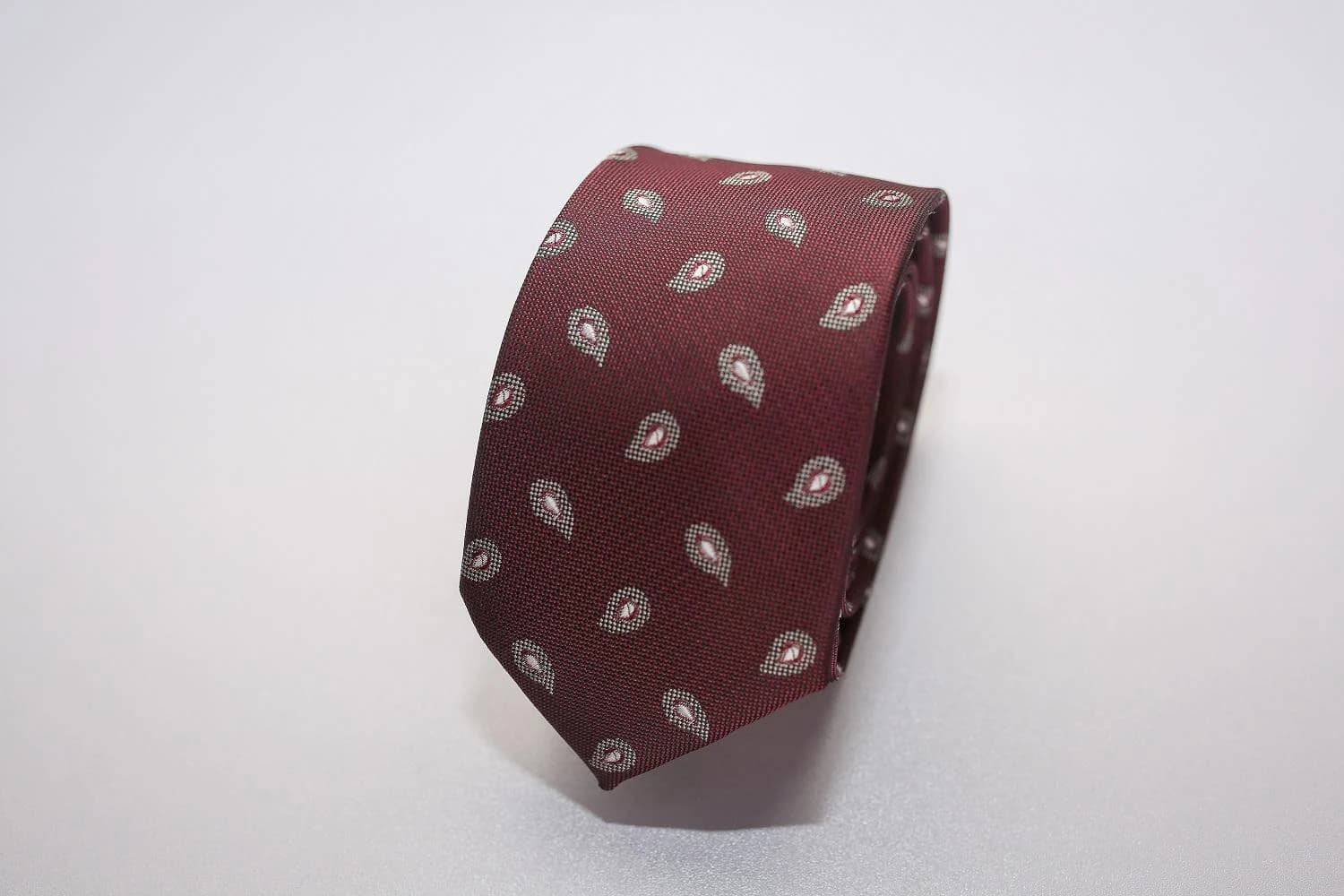 Cà Vạt Đỏ Rượu Paisley