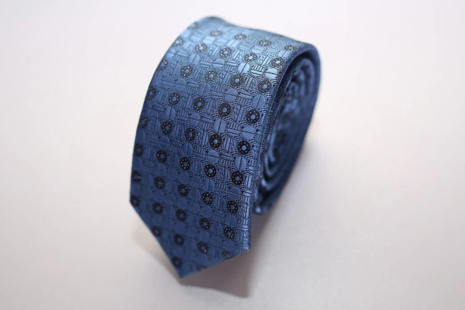 Cà Vạt Chấm Hoa Xanh Denim
