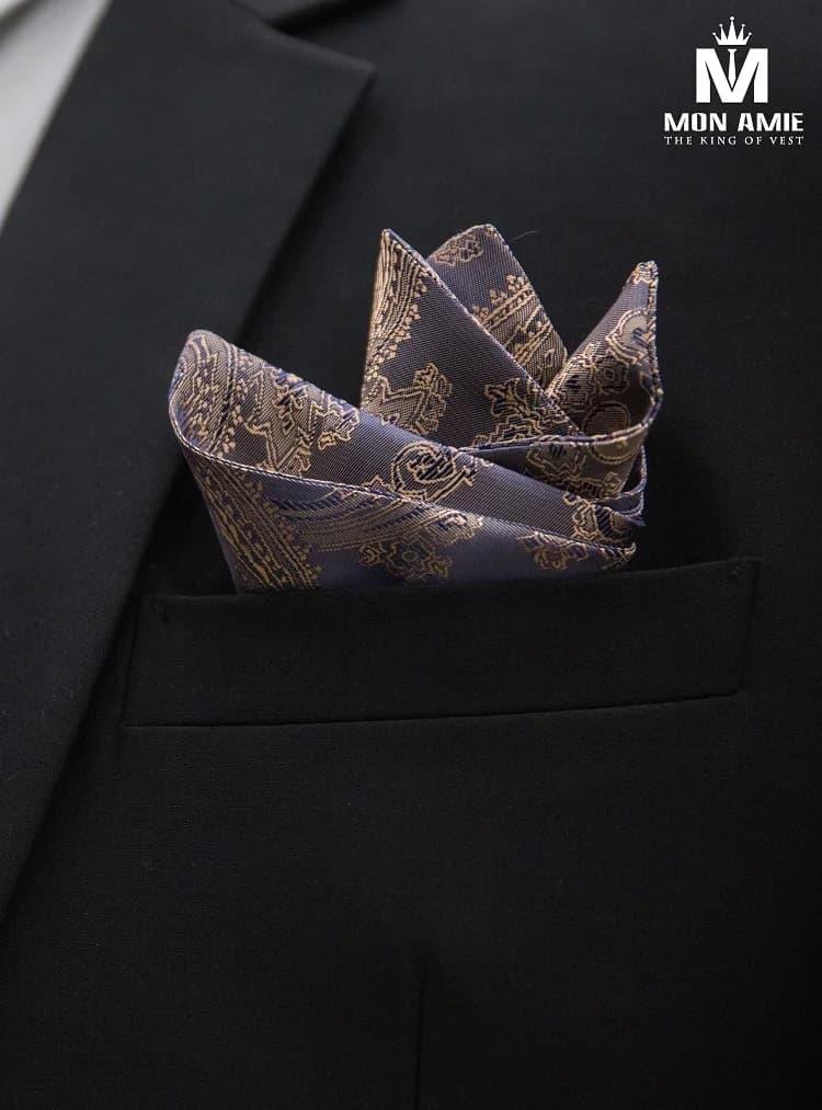 Khăn Túi Ngực Navy Ánh Tím Paisley Vàng Đồng
