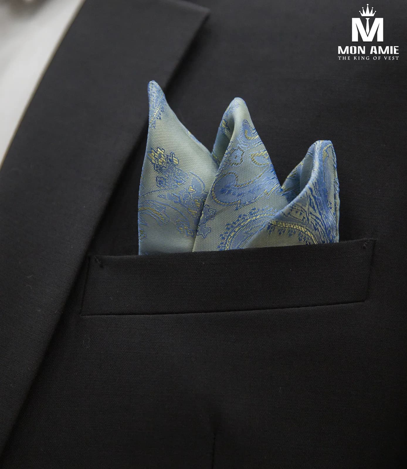 Khăn Túi Ngực Xanh Da Trời Nhạt Paisley Xanh Vàng