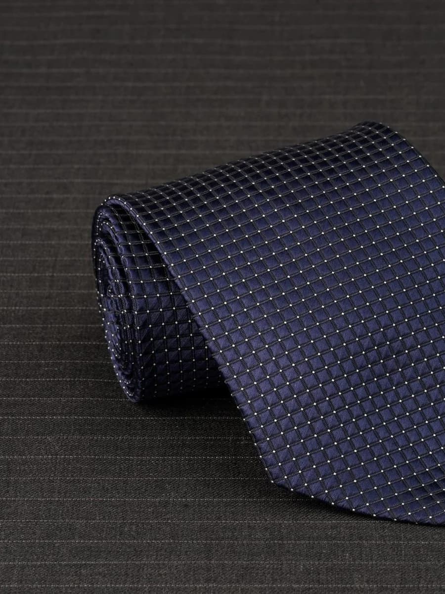 Cà Vạt Navy Ô Trám Chấm Bạc