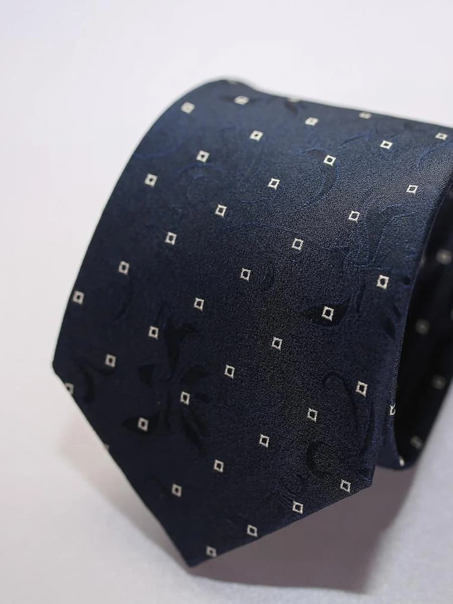 Cà Vạt Navy Chấm Bạc Chìm