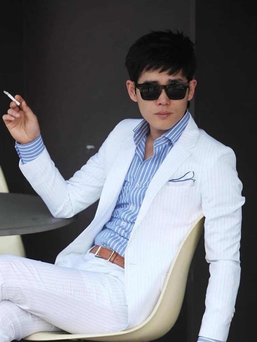 Vest Trắng Kẻ Sọc Mảnh