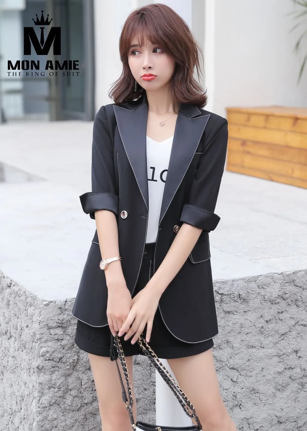 Suit Nữ Đen Viền Chỉ Trắng Tay Xắn Phối Quần Short
