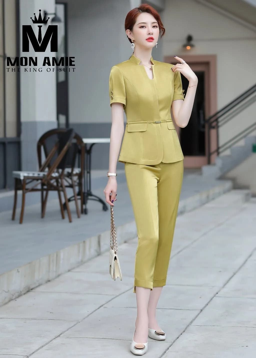 Suit Nữ Vàng Rêu Satin Cổ Trụ Quần Lửng