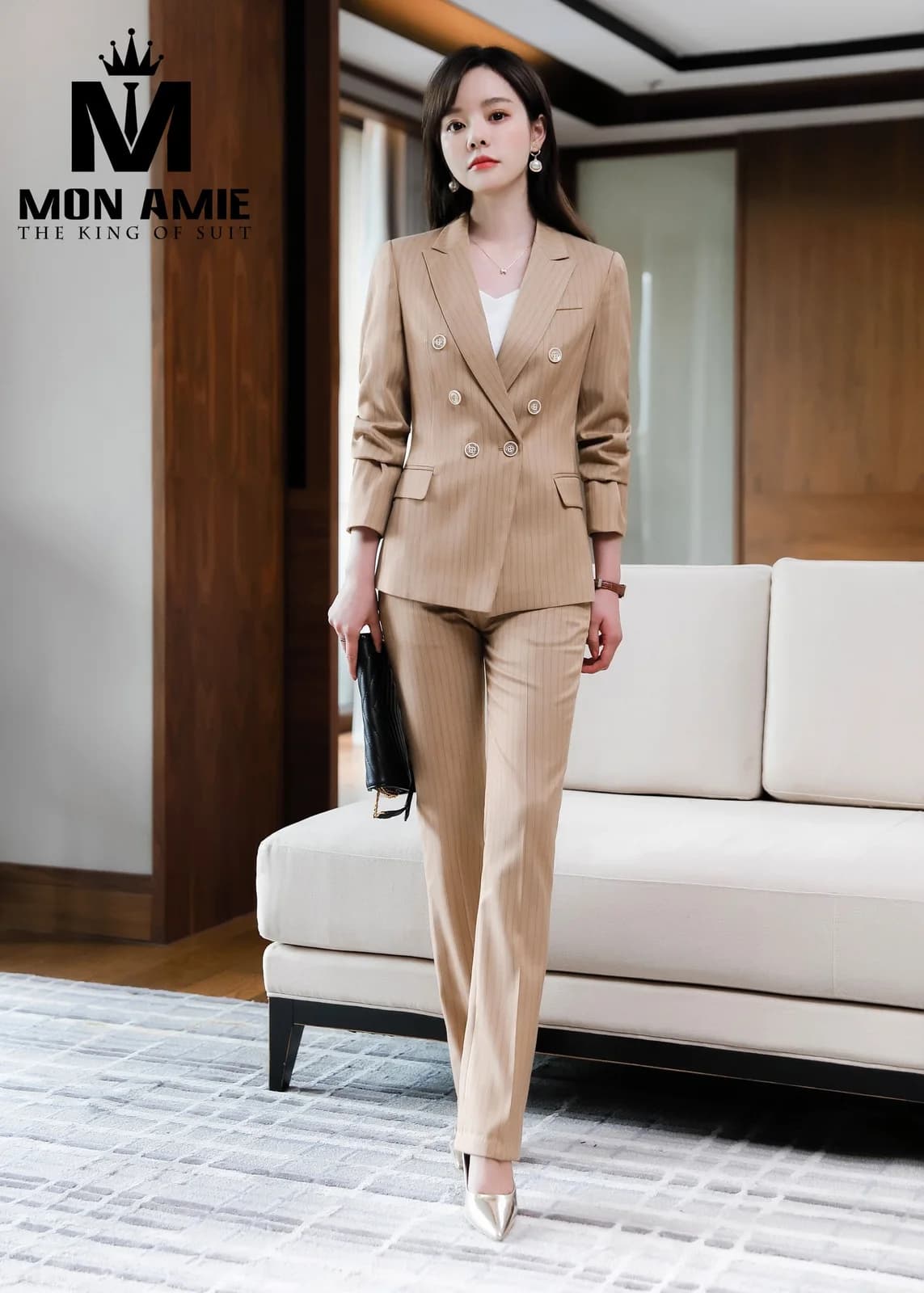 Suit Nữ Camel Kẻ Sọc Chìm Hai Hàng Khuy Quần Suông