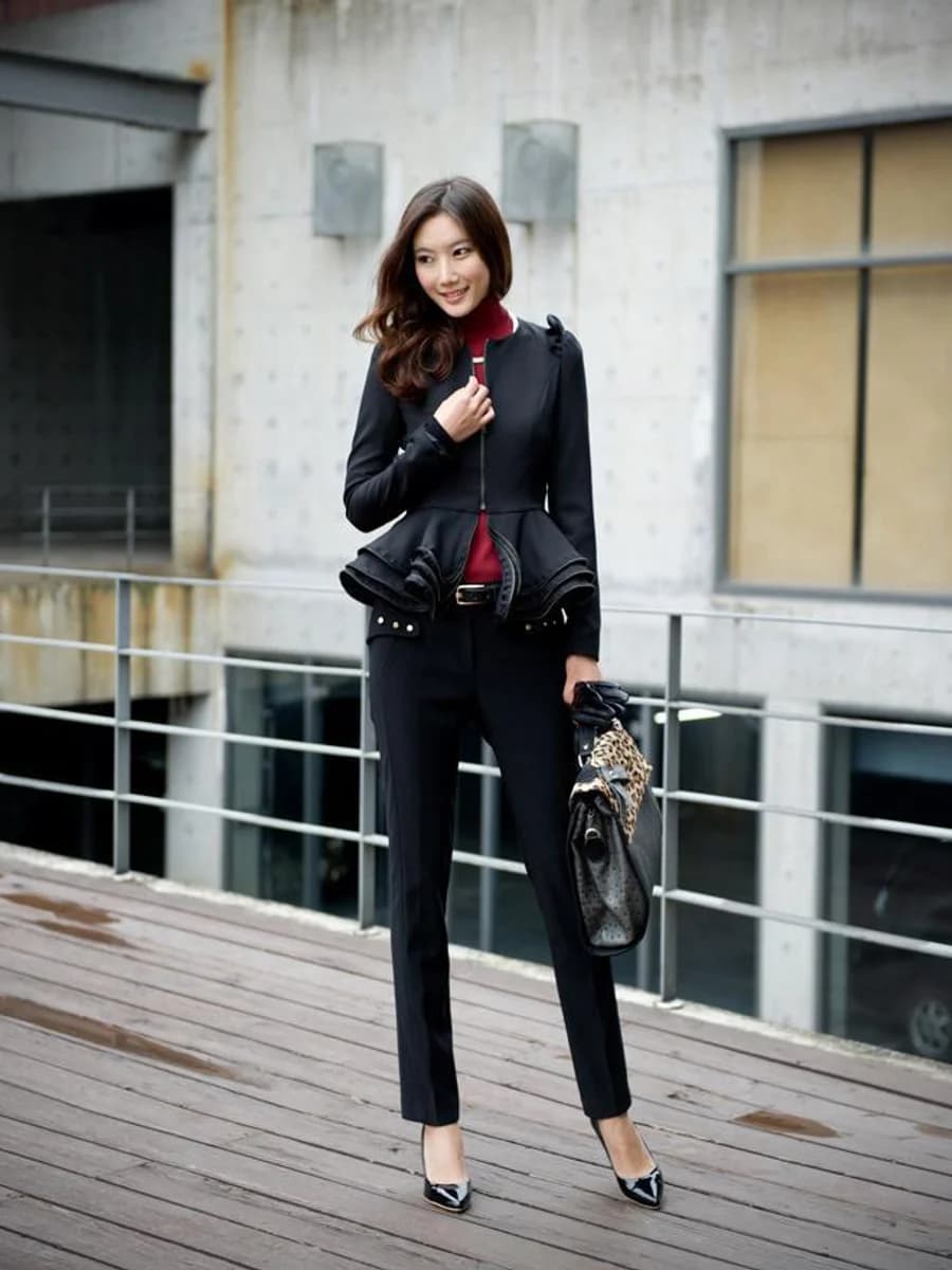 Vest Đen Peplum Xếp Tầng