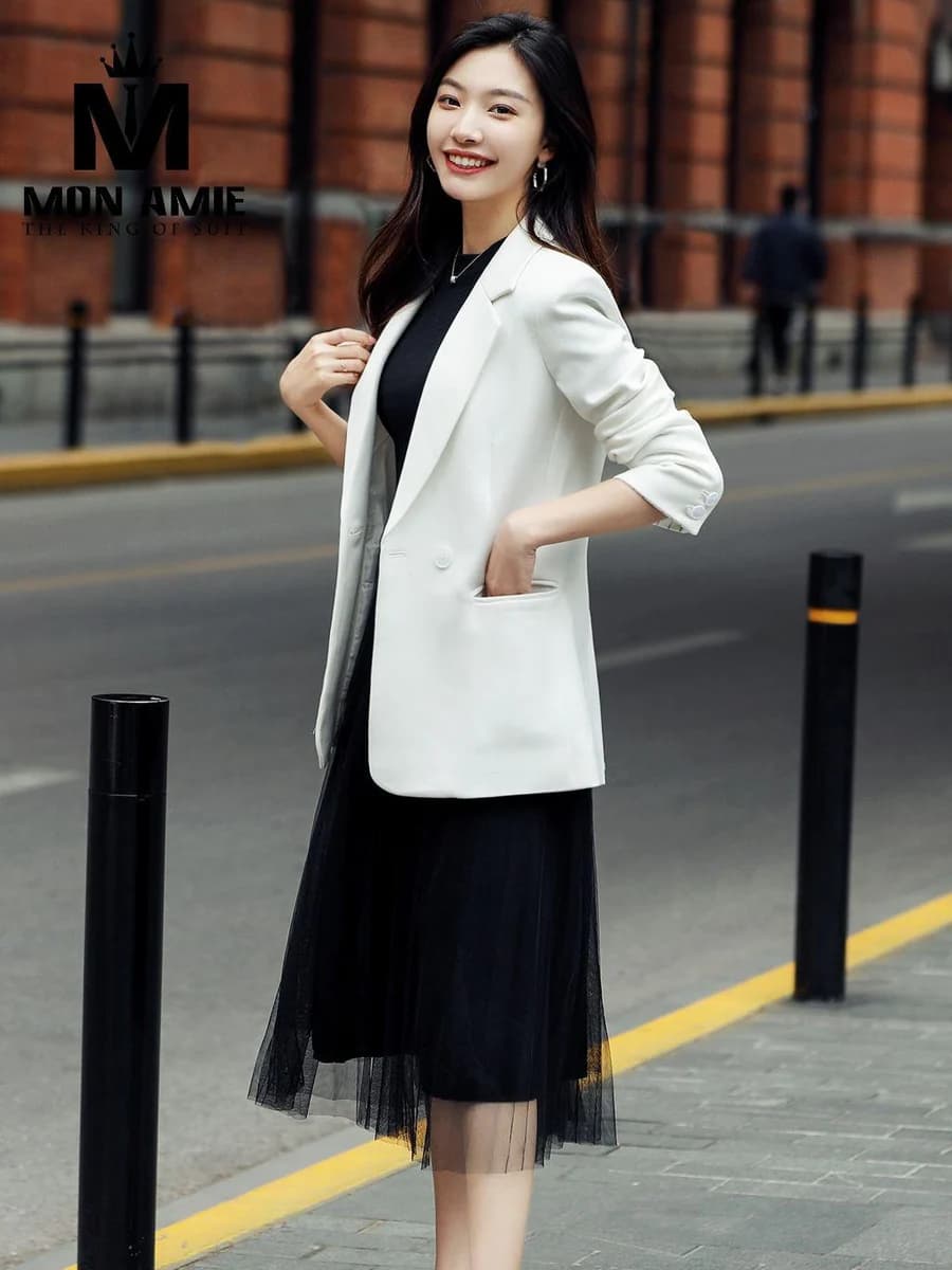 Blazer Trắng Kem Ve Nhọn