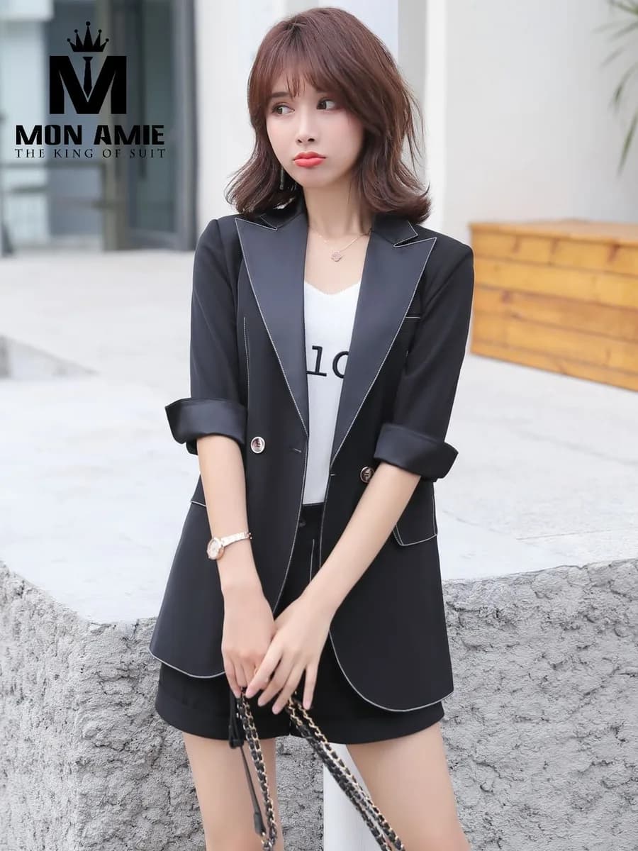 Suit Nữ Đen Viền Chỉ Trắng Tay Xắn Phối Quần Short