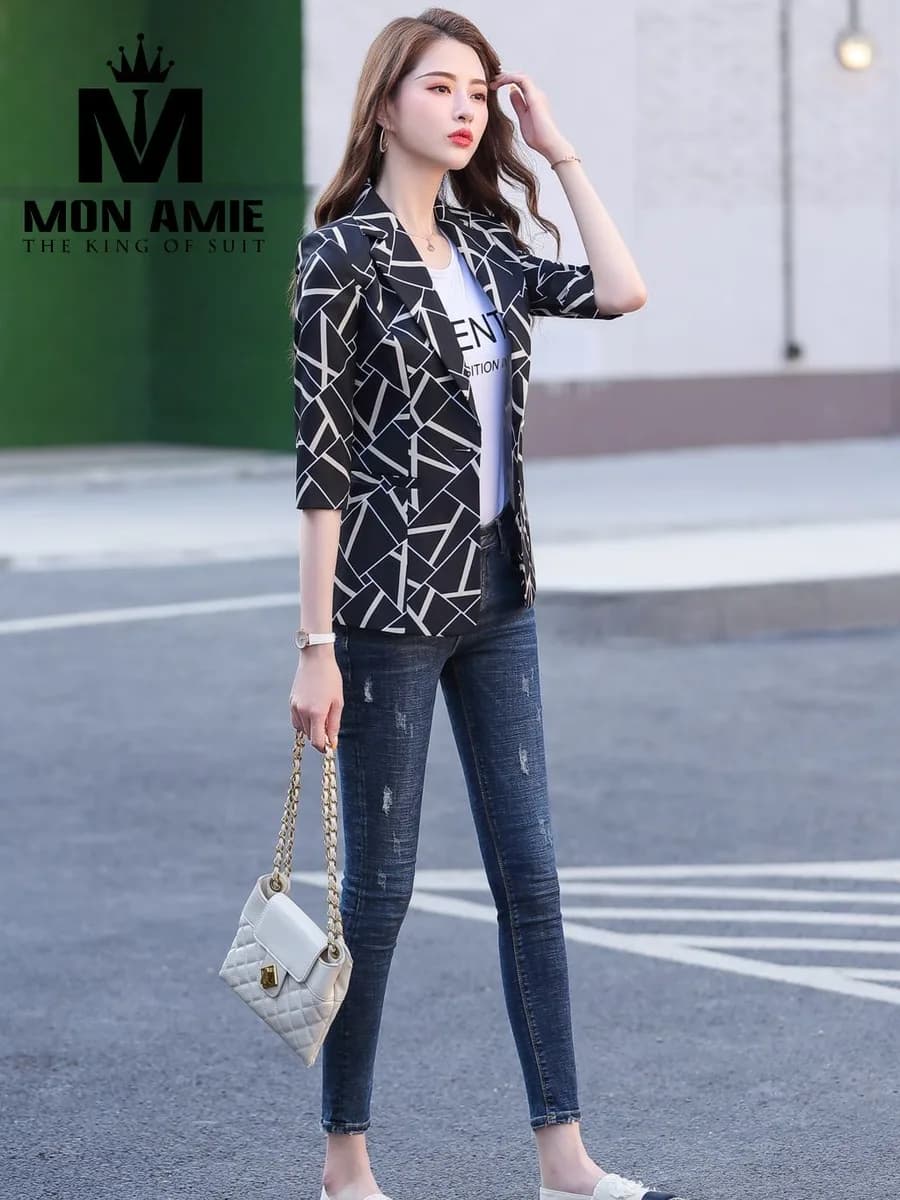 Blazer Nữ Đen Trắng Họa Tiết Hình Học Tay Lửng