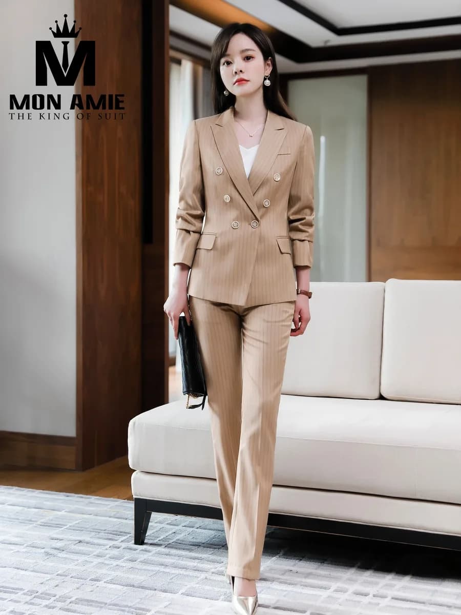 Suit Nữ Camel Kẻ Sọc Chìm Hai Hàng Khuy Quần Suông