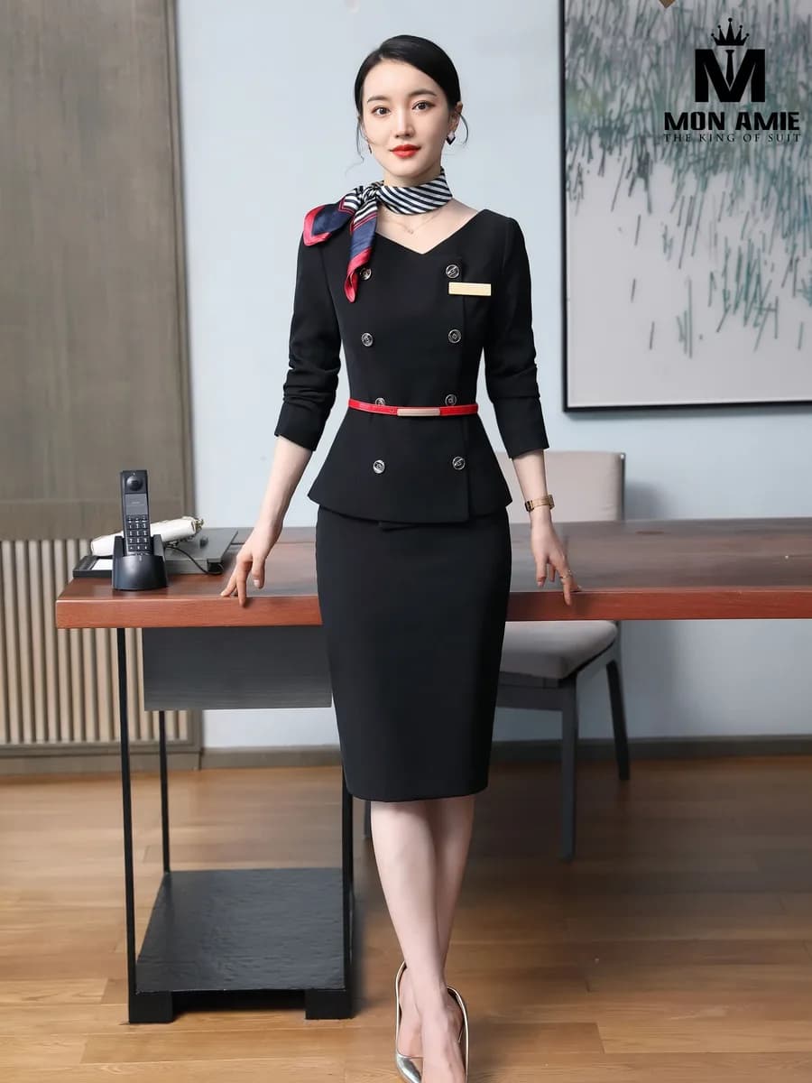 Suit Nữ Đen Áo Peplum Cổ V Đai Đỏ Chân Váy Bút Chì