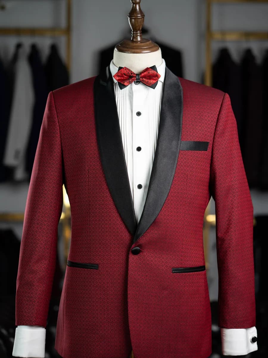 Tuxedo Đỏ Đô Hoạ Tiết Hình Học Ve Shawl Satin Đen