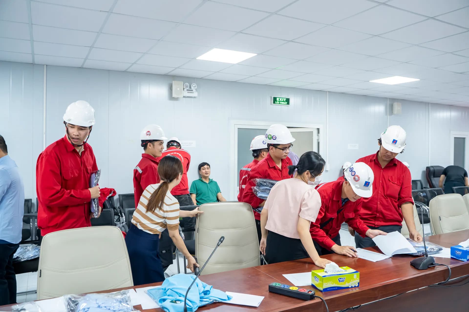 Đồng phục Petro Nhơn Trạch — Mon Amie