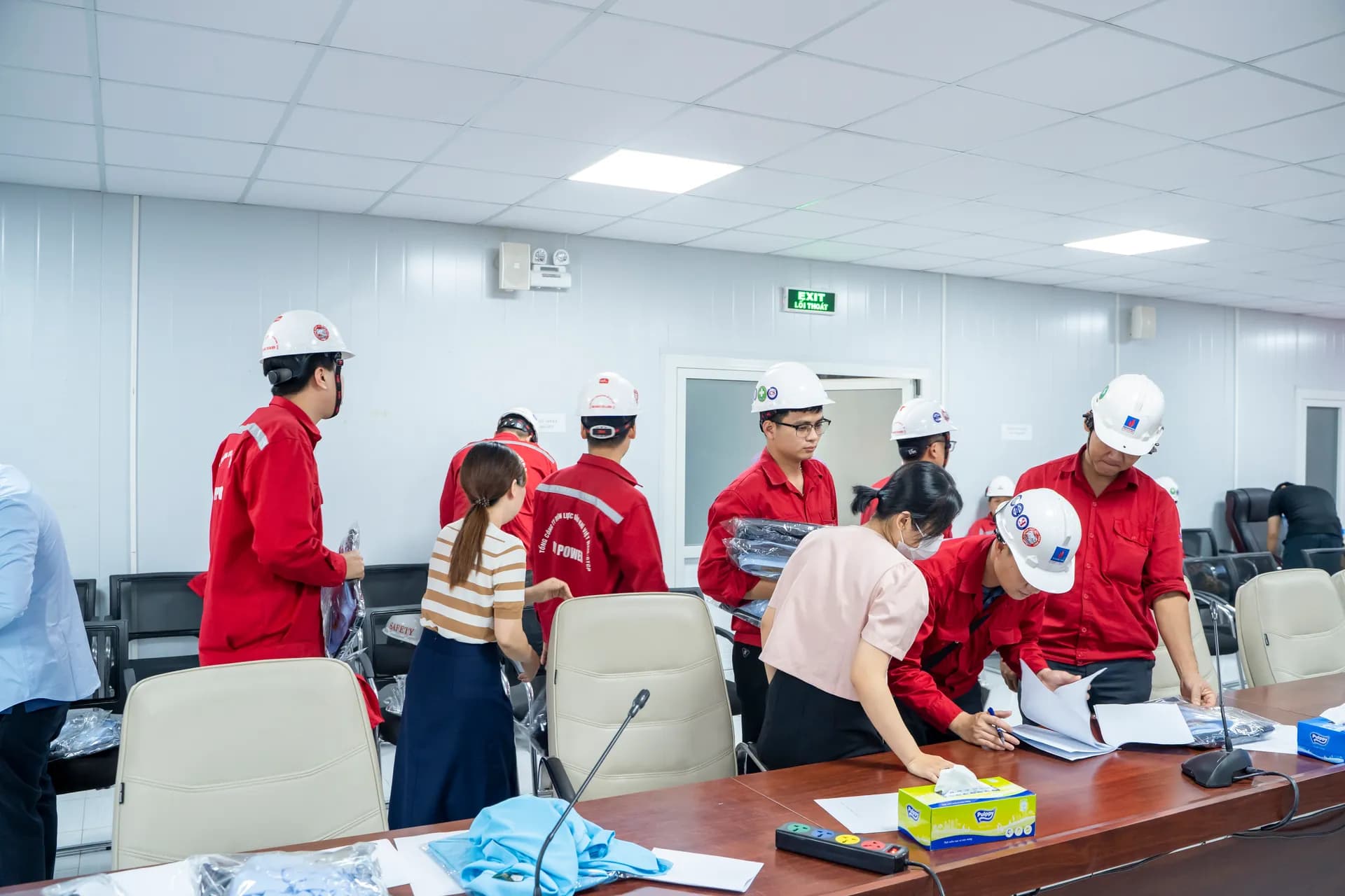 Đồng phục Petro Nhơn Trạch — Mon Amie
