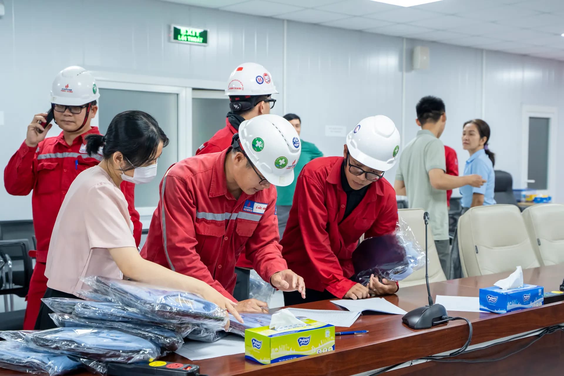 Đồng phục Petro Nhơn Trạch — Mon Amie