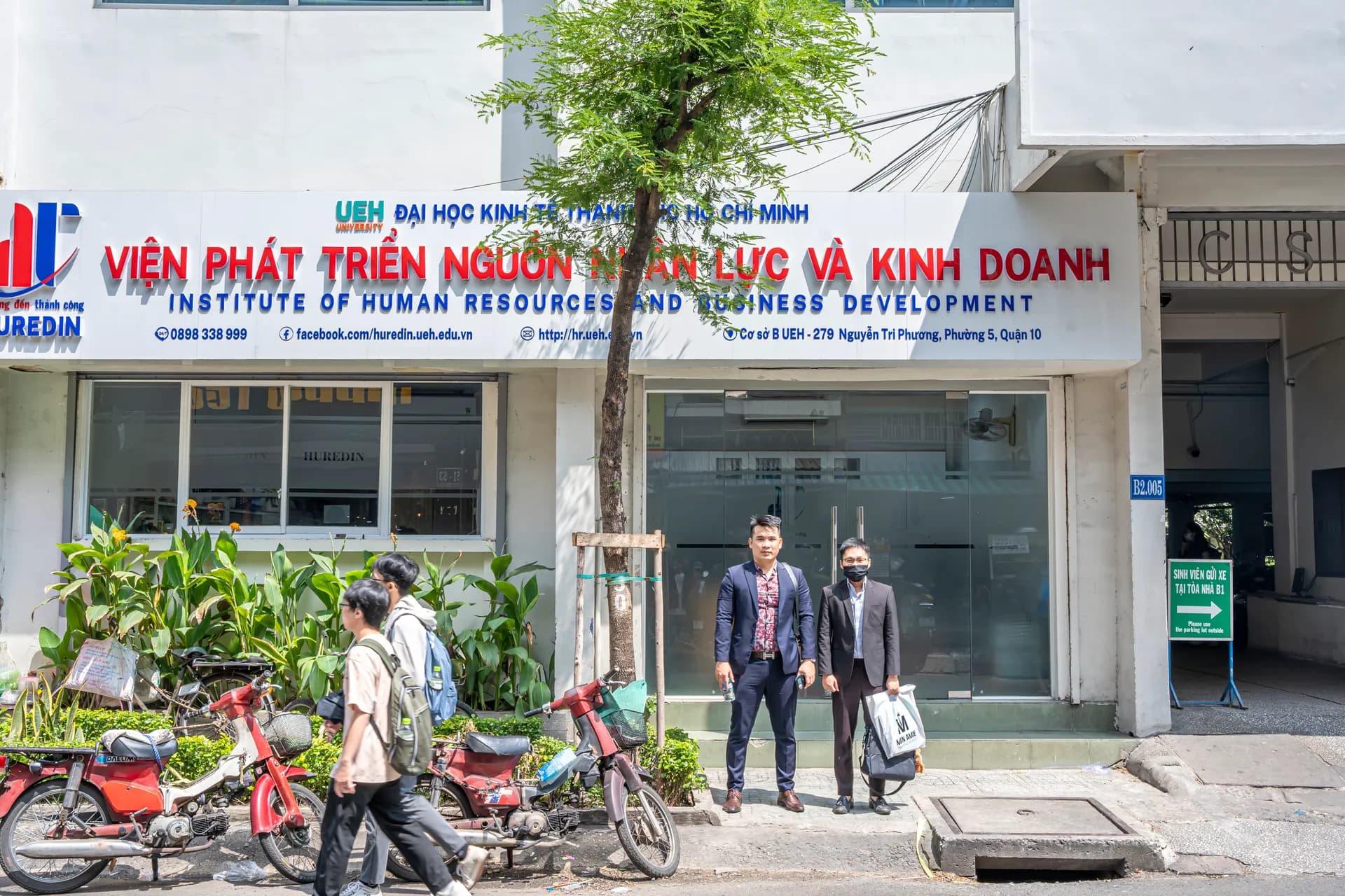 Đồng phục Viện Phát Triển Nguồn Nhân Lực và Kinh Doanh — Mon Amie