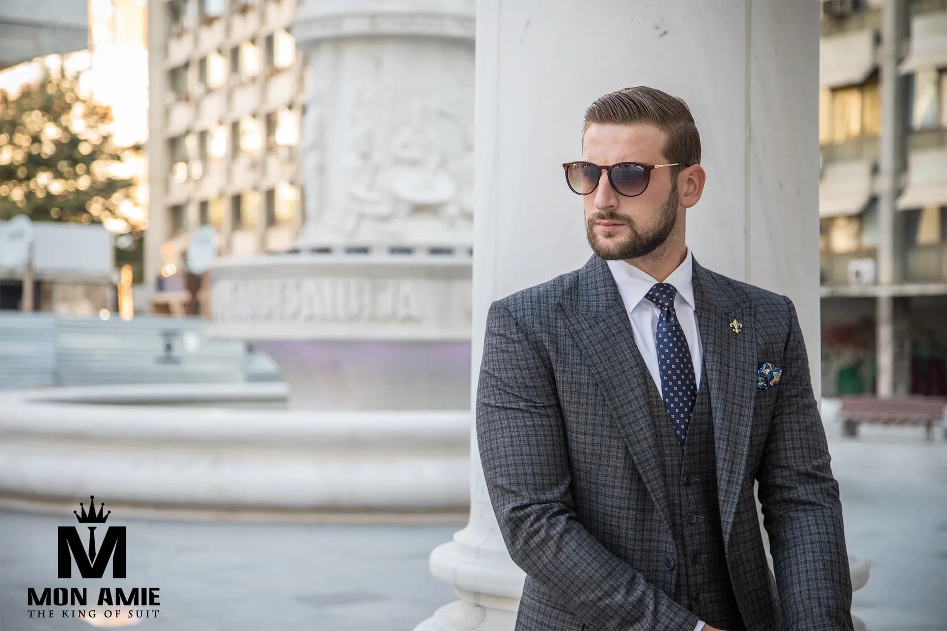 Business Man — Mon Amie
