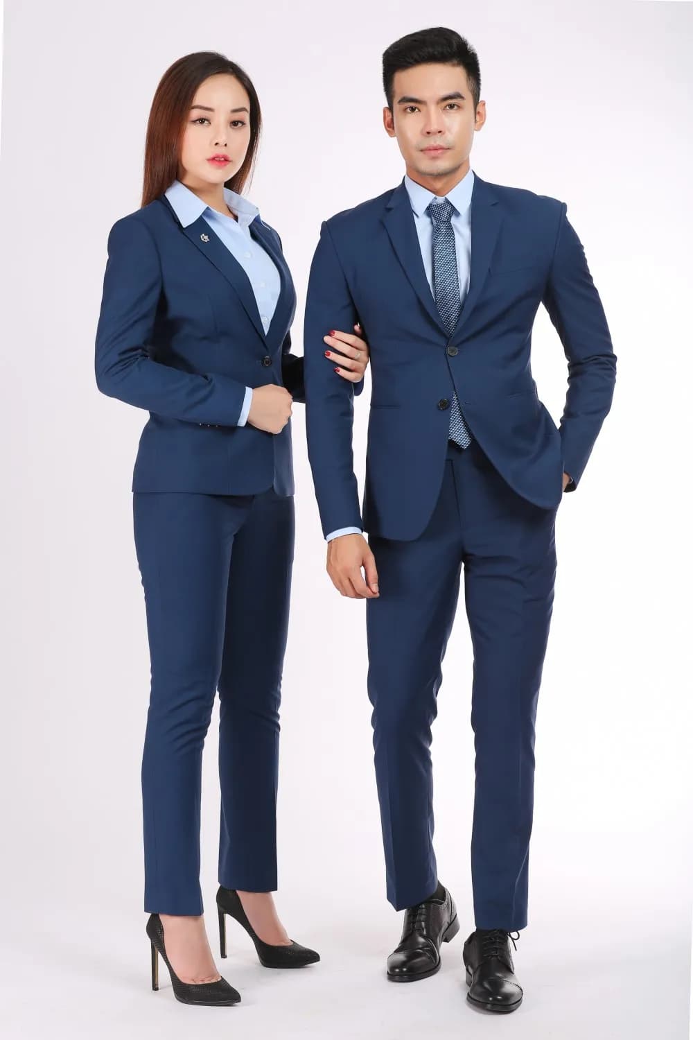 Công sở sắc xanh — Mon Amie