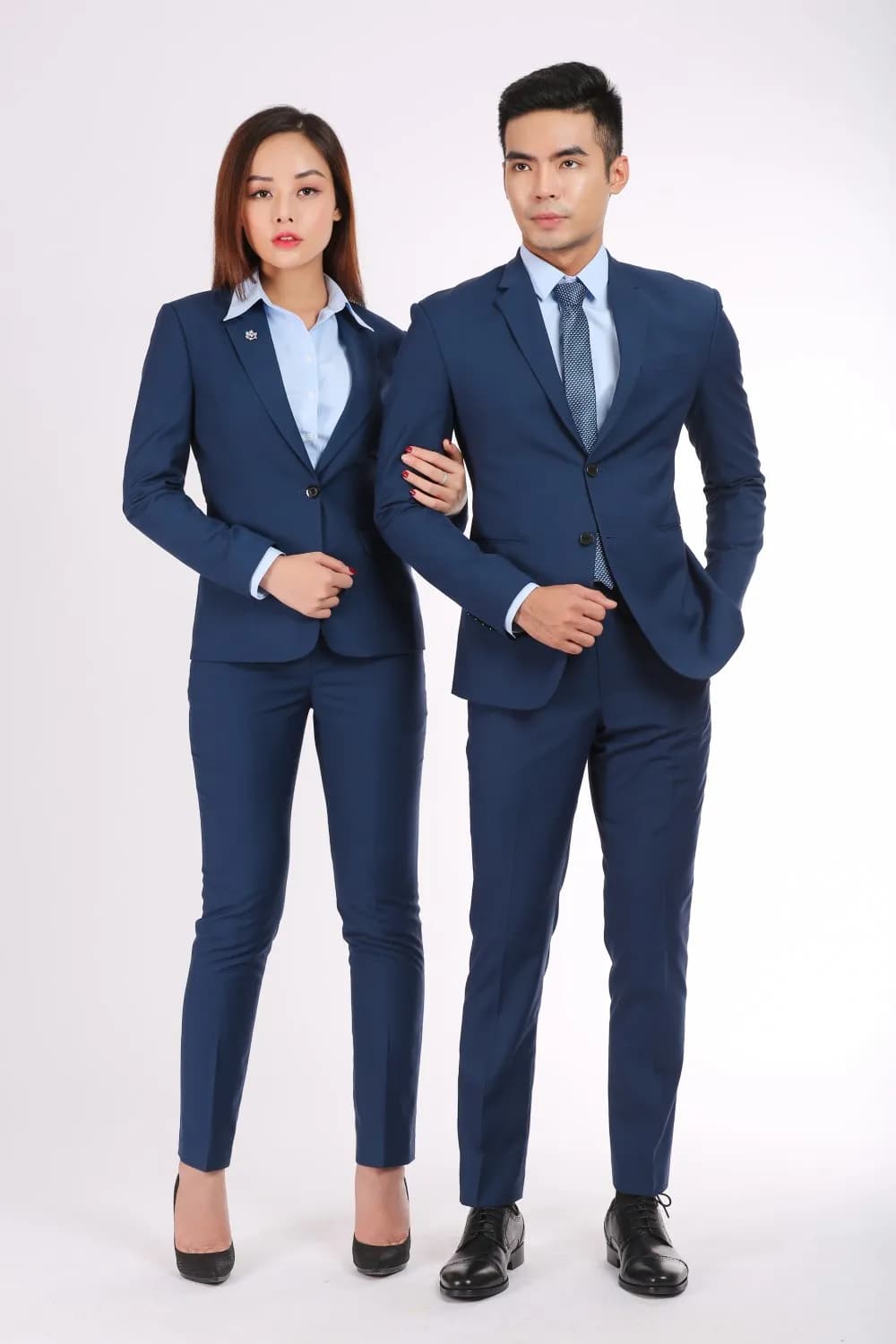 Công sở sắc xanh — Mon Amie