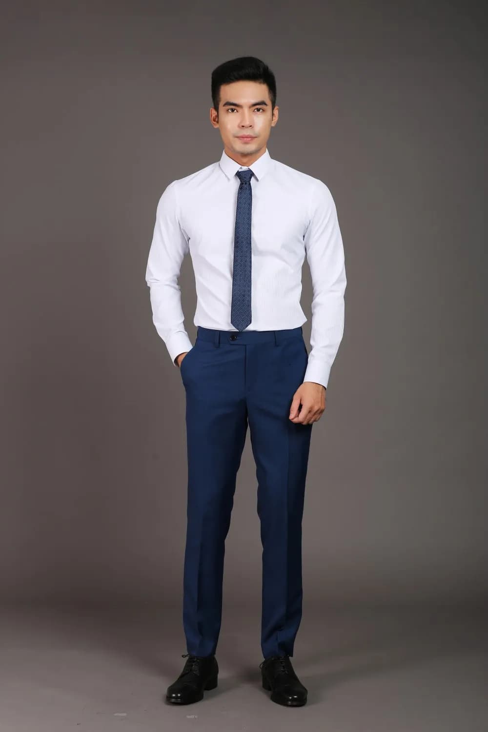 Công sở sắc xanh — Mon Amie