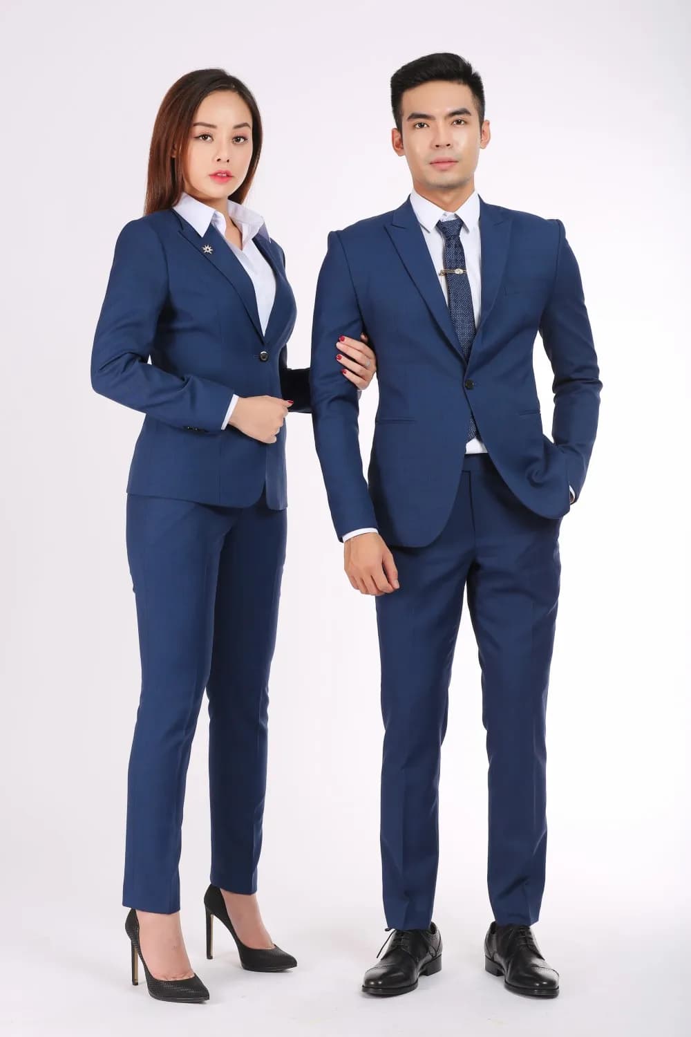 Công sở sắc xanh — Mon Amie