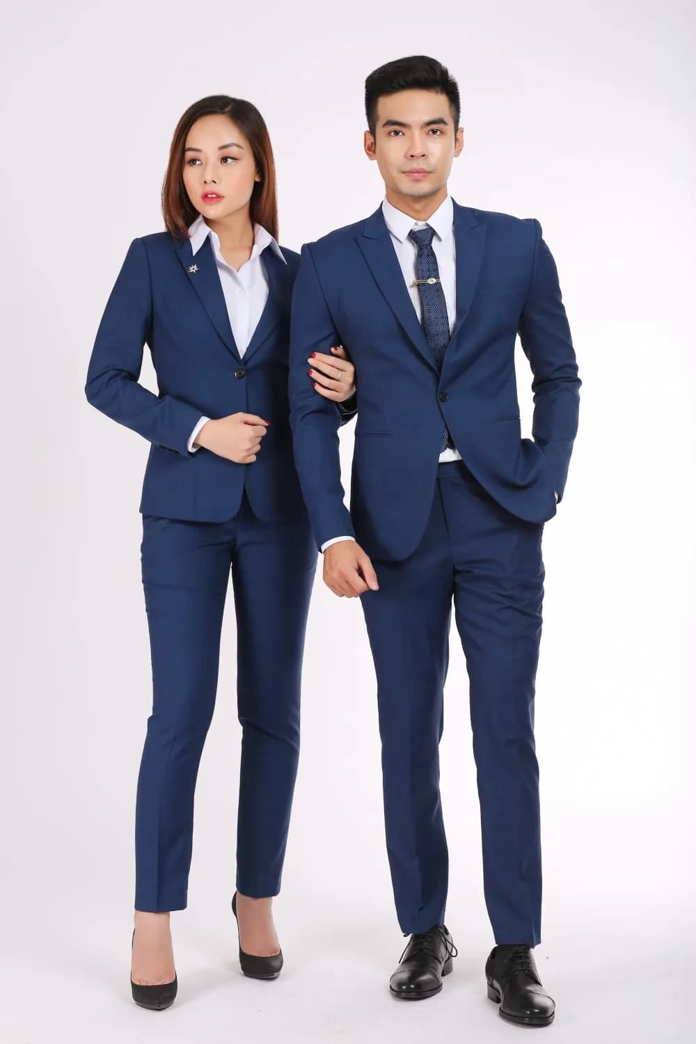Công sở sắc xanh — Mon Amie