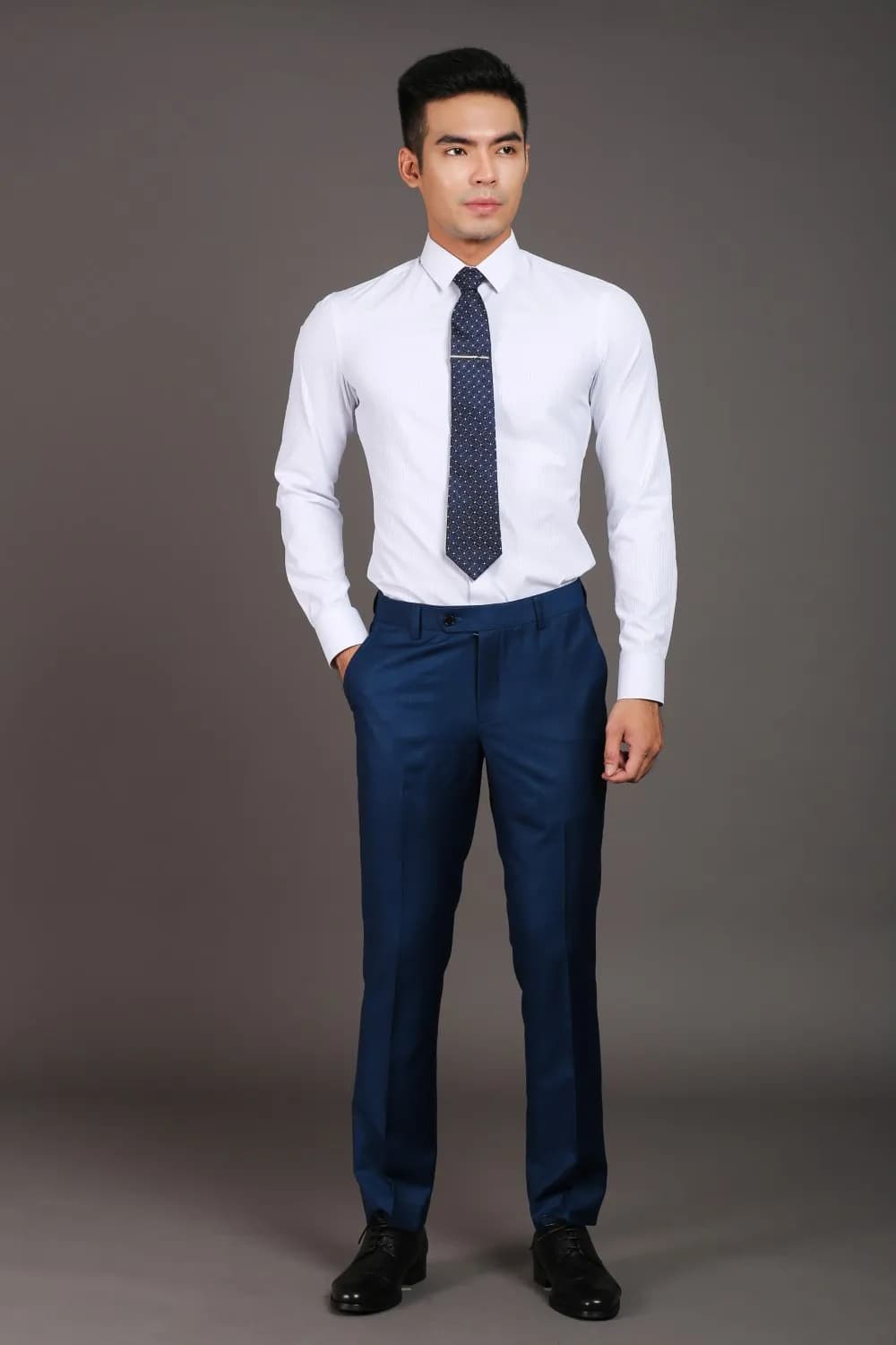 Công sở sắc xanh — Mon Amie