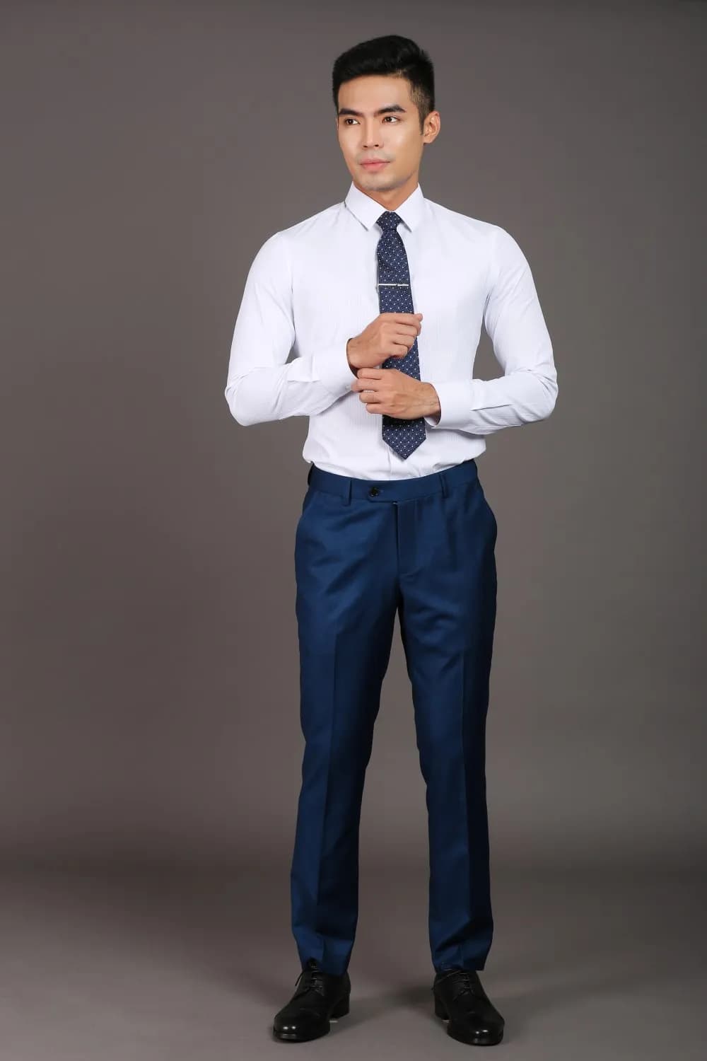 Công sở sắc xanh — Mon Amie