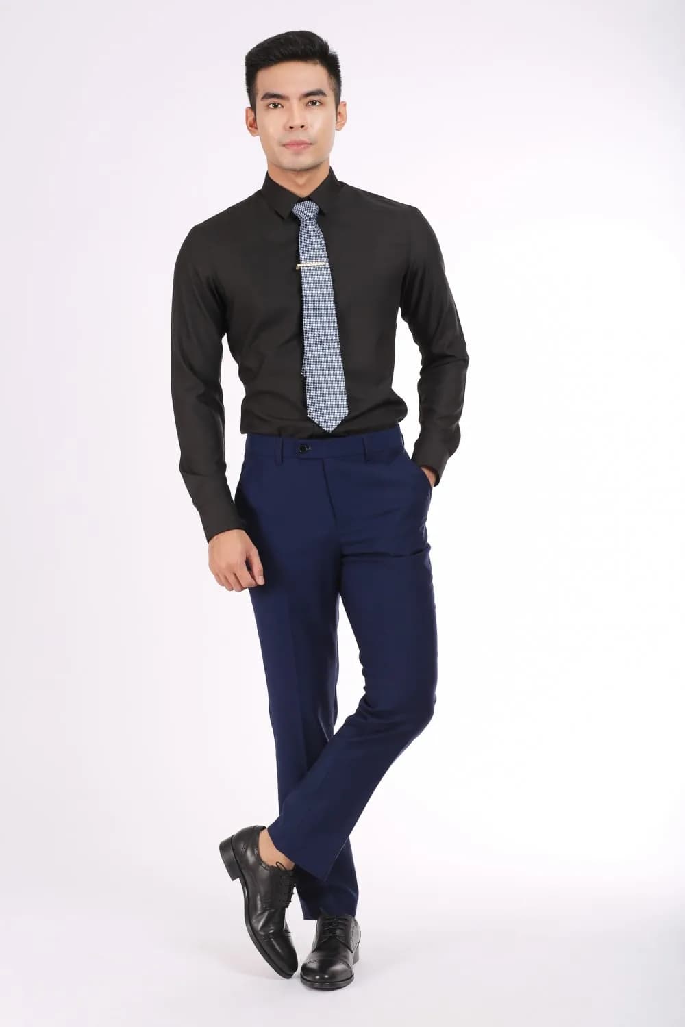 Công sở sắc xanh — Mon Amie