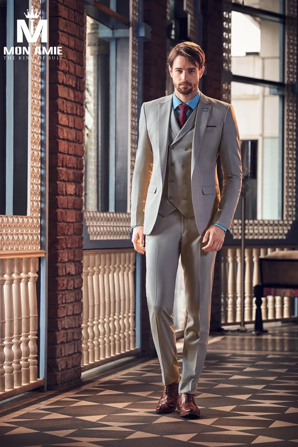 Suit xám xanh ba mảnh gile hai hàng cúc phối sơ mi xanh ngọc, minh họa vest xám phối áo sơ mi màu gì