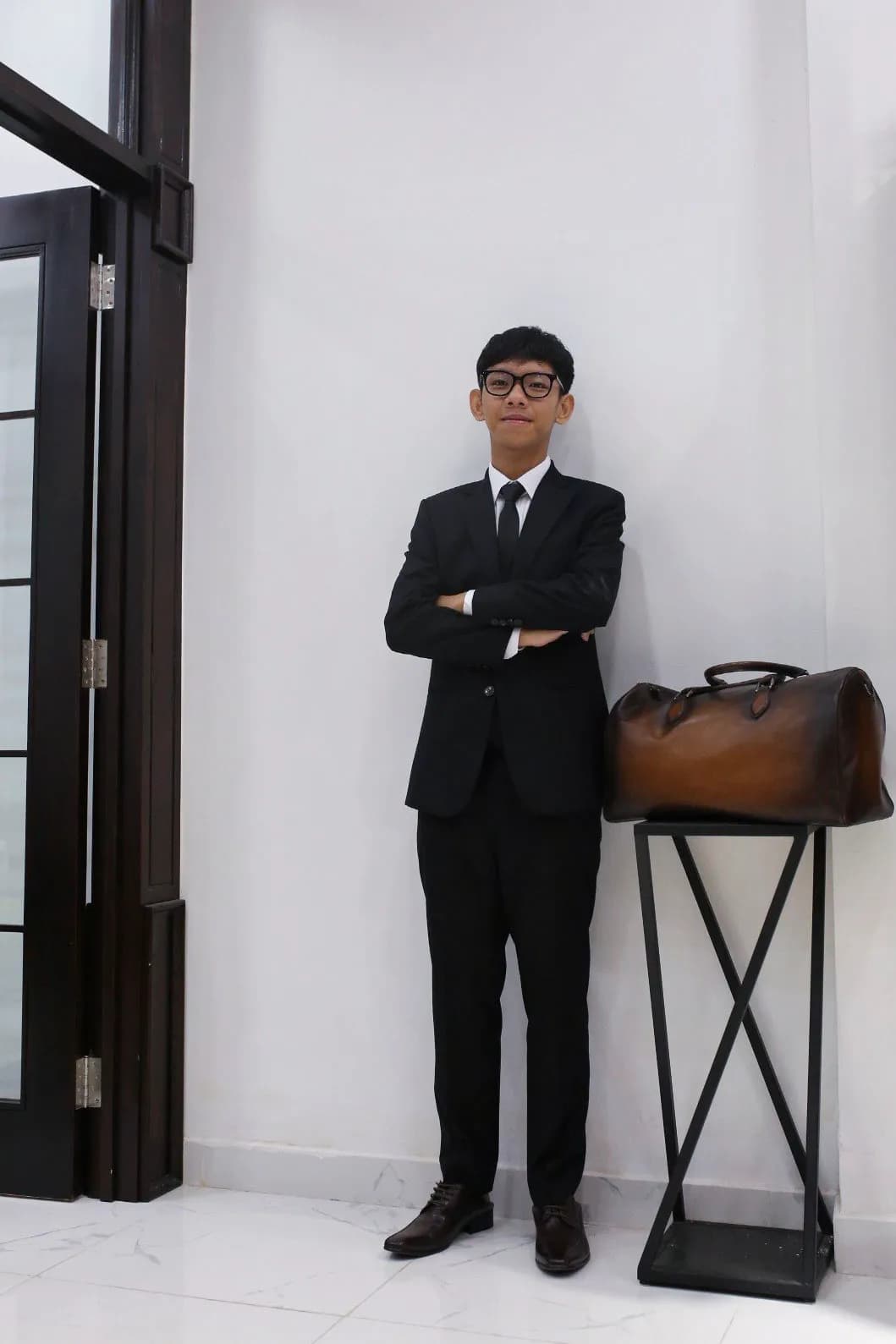 Khách hàng tại showroom — Mon Amie