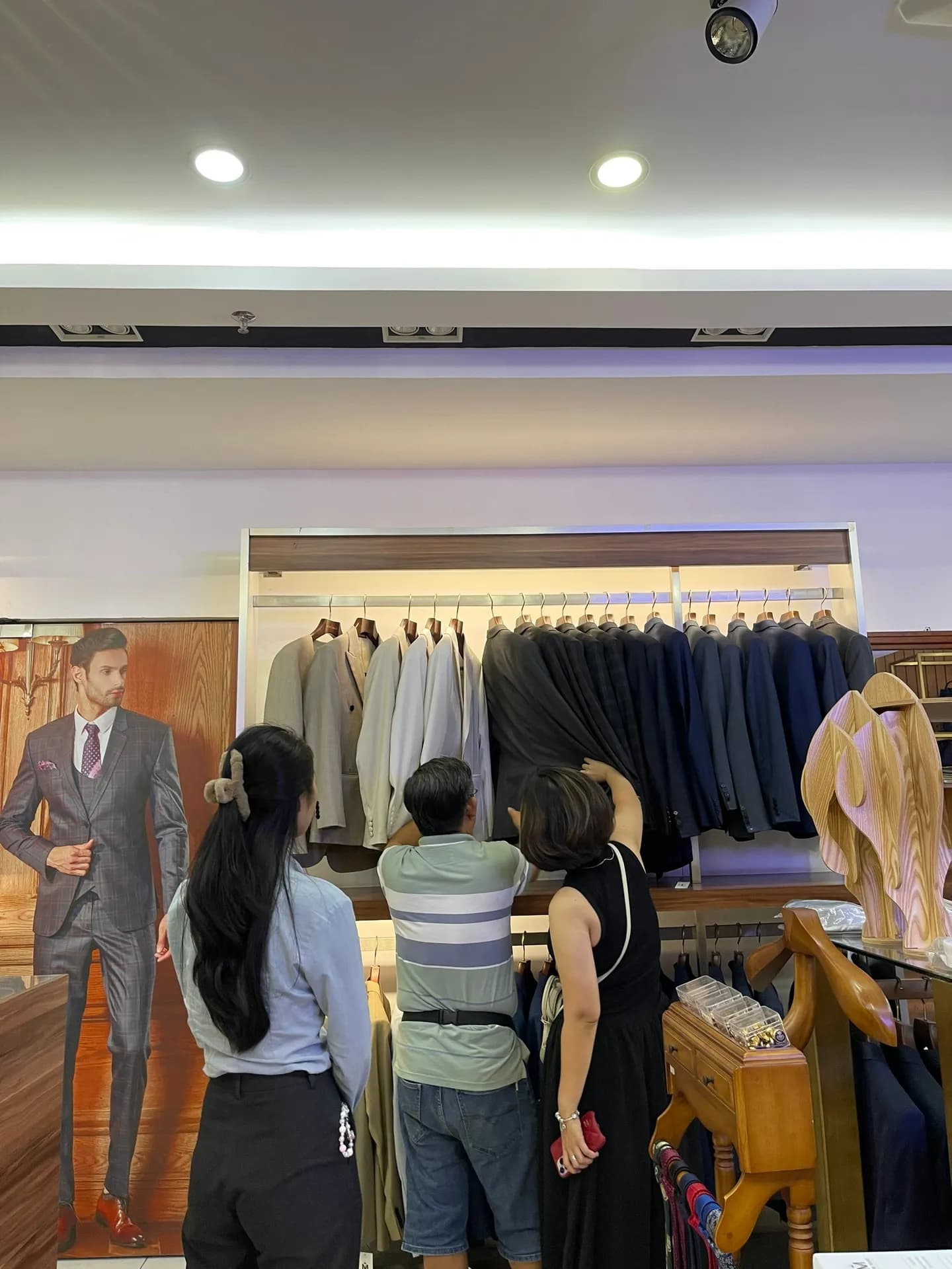 Phóng sự tại showroom — Mon Amie
