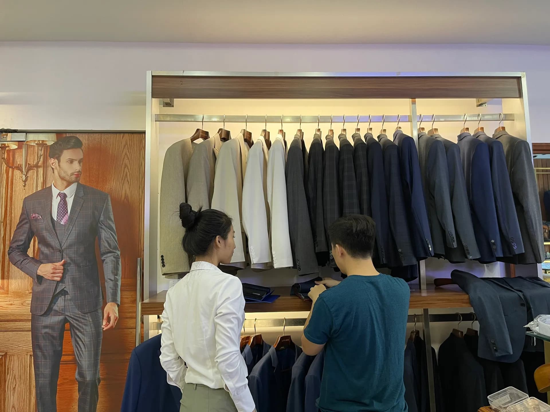 Phóng sự tại showroom — Mon Amie