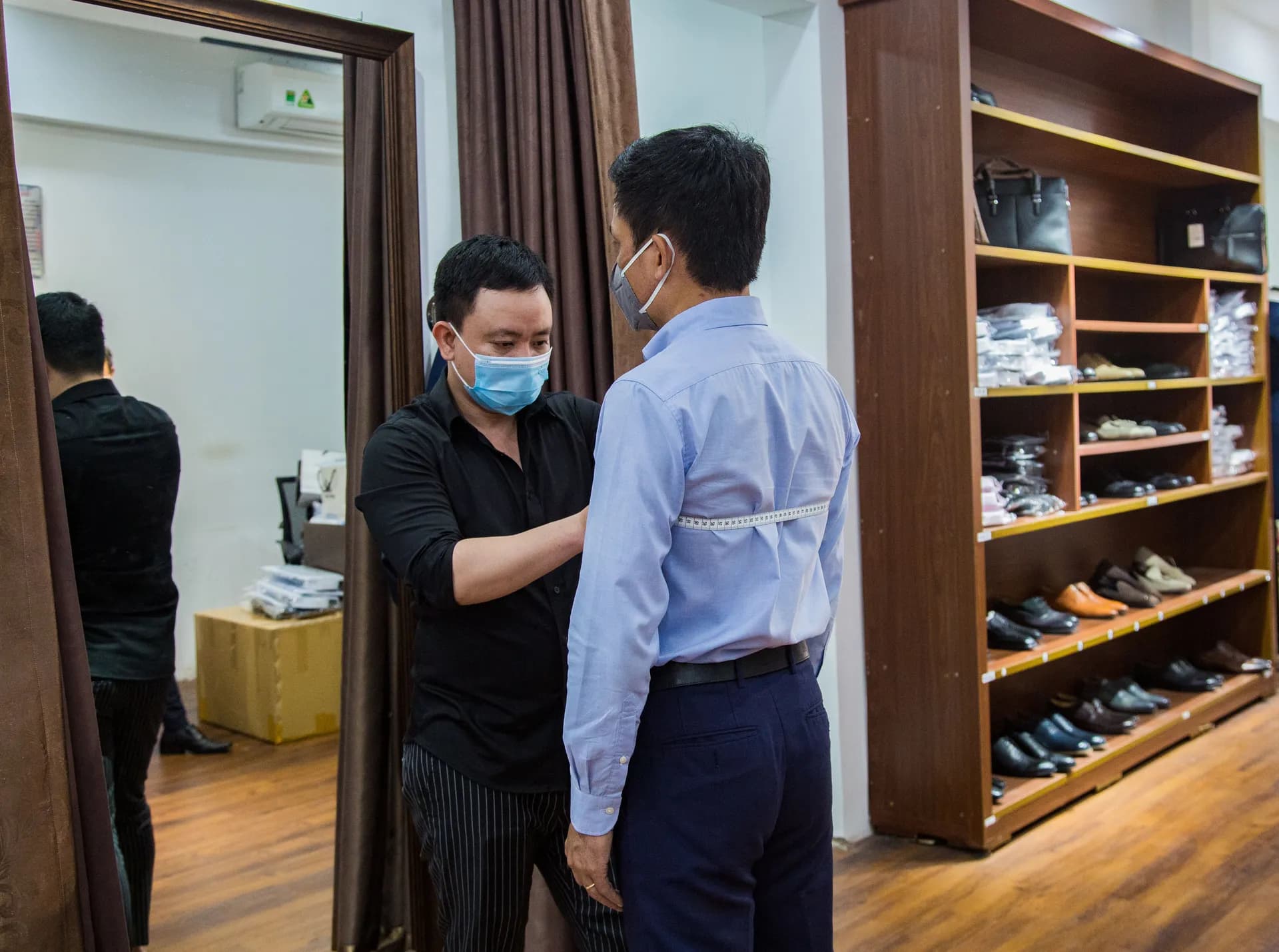 Phóng sự tại showroom — Mon Amie