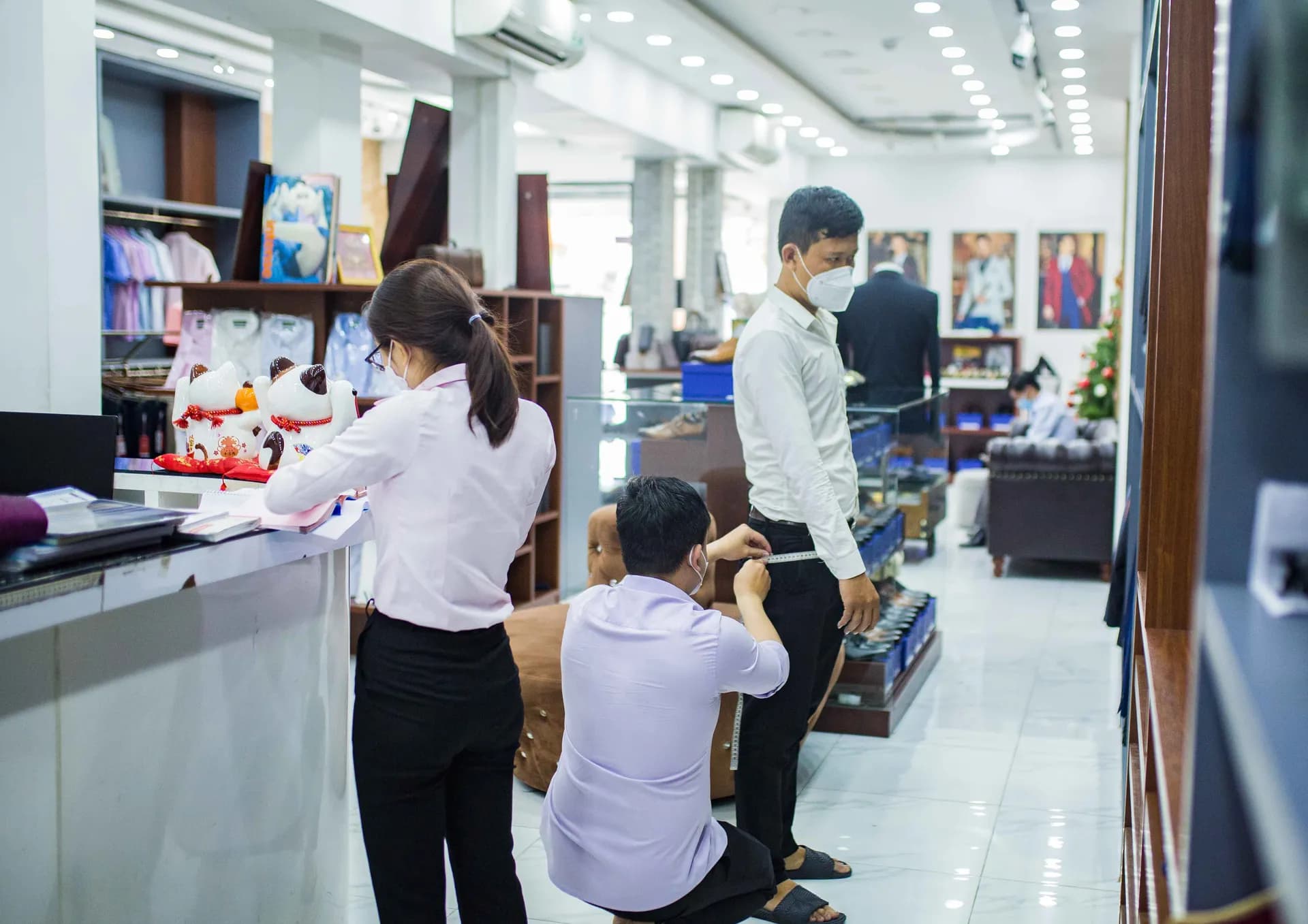 Phóng sự tại showroom — Mon Amie