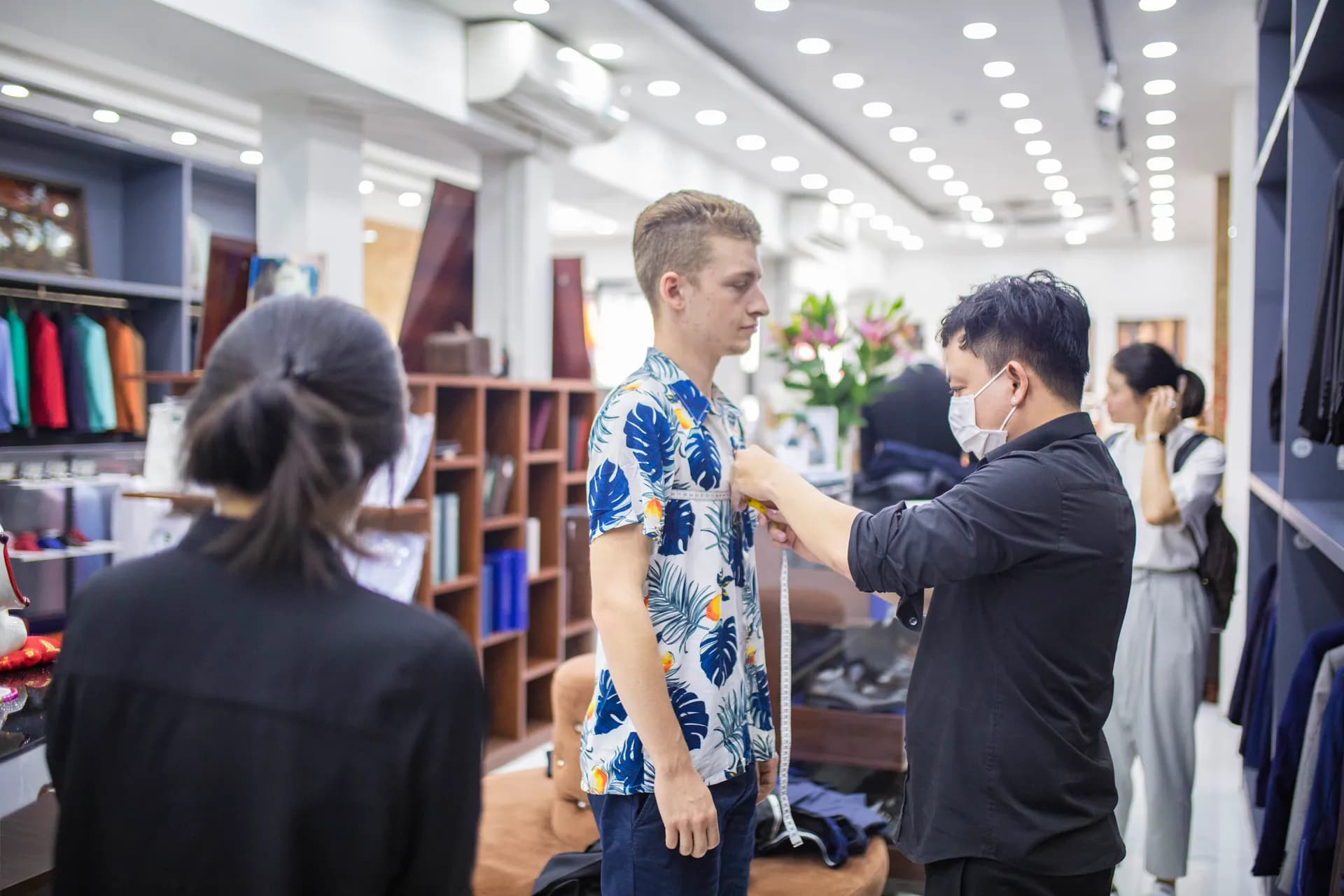 Phóng sự tại showroom — Mon Amie