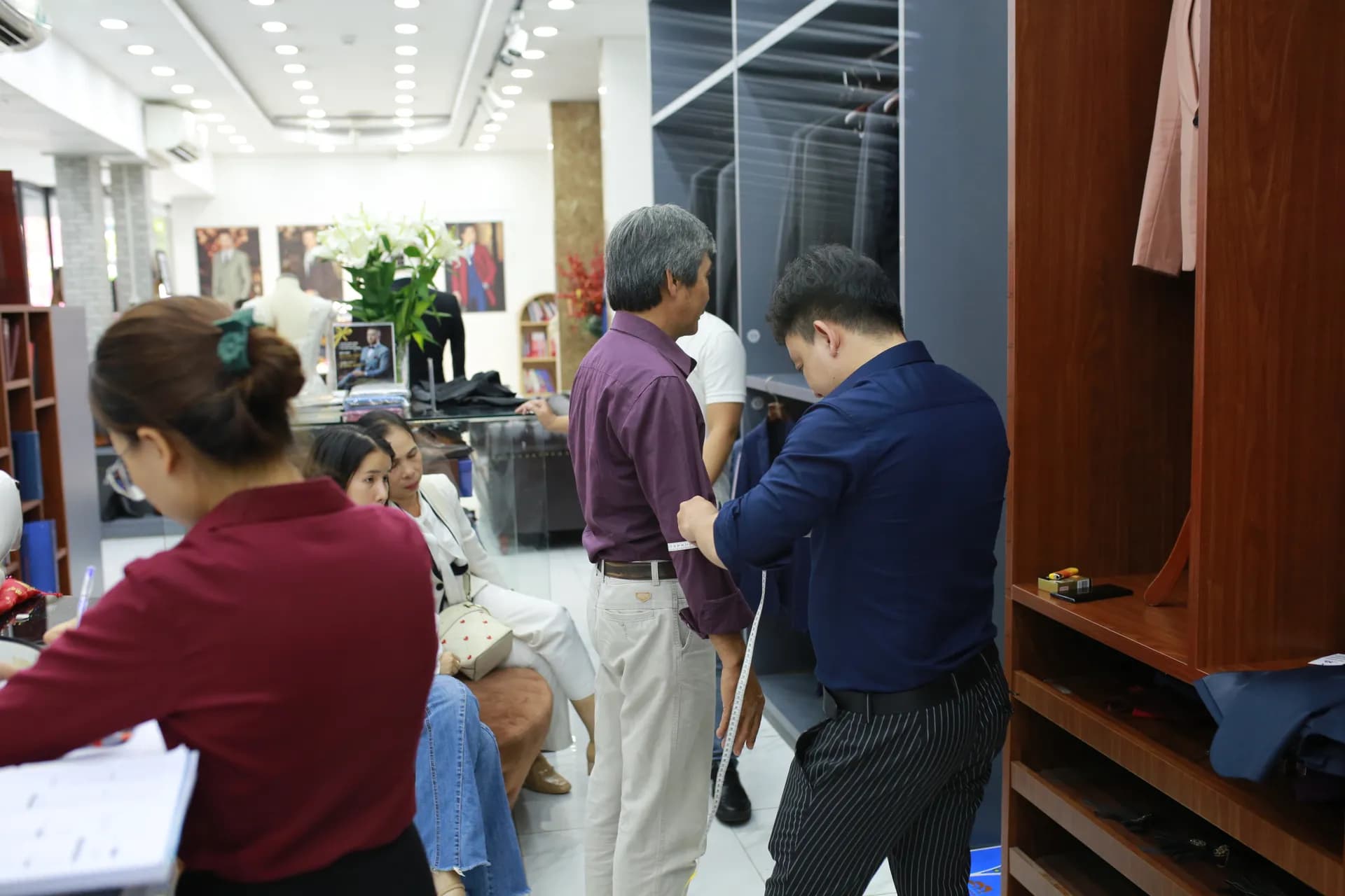 Phóng sự tại showroom — Mon Amie