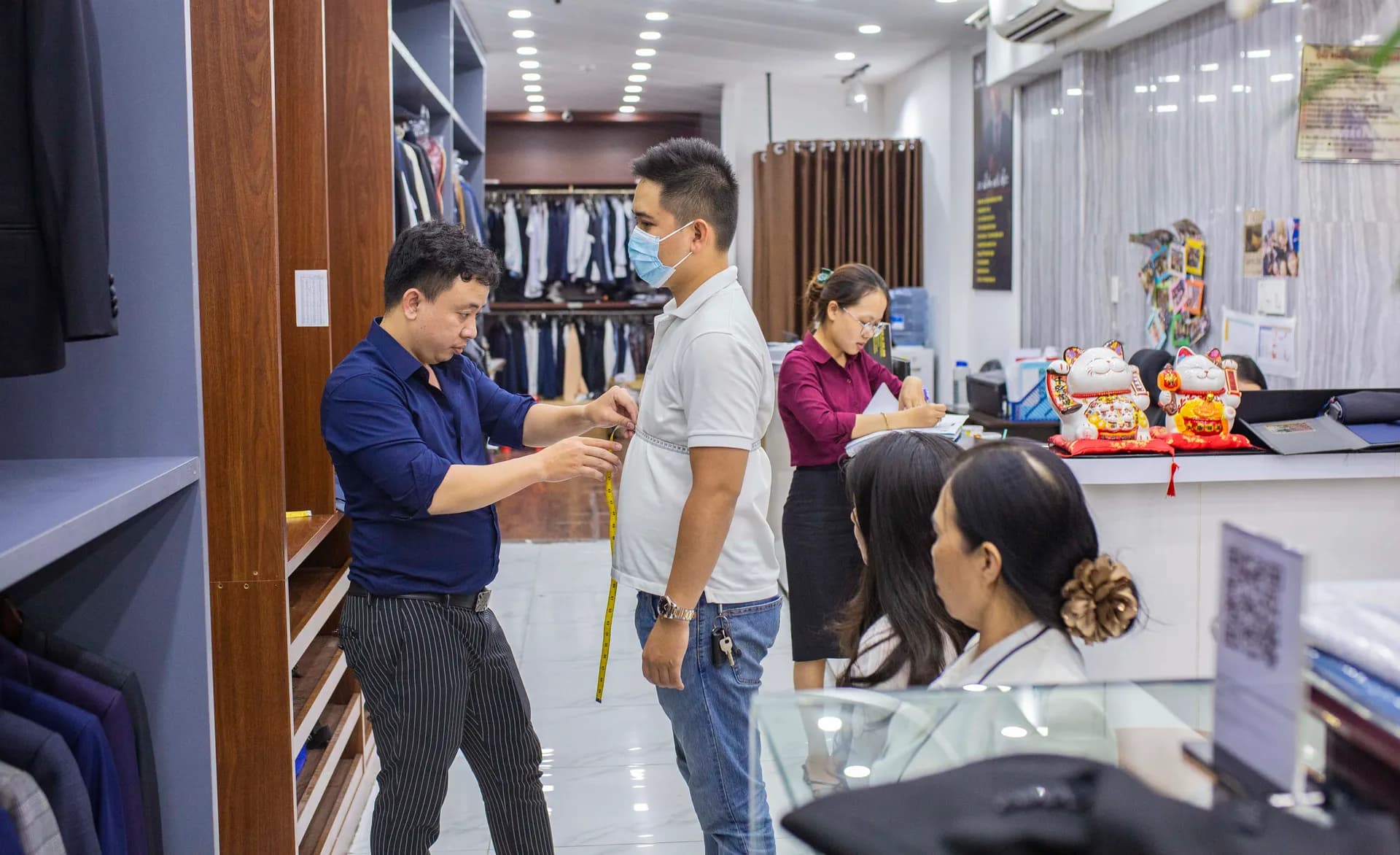 Phóng sự tại showroom — Mon Amie