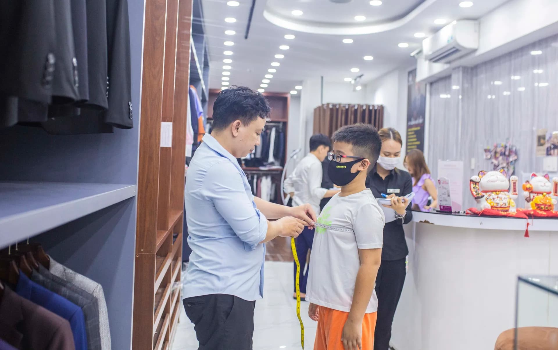 Phóng sự tại showroom — Mon Amie