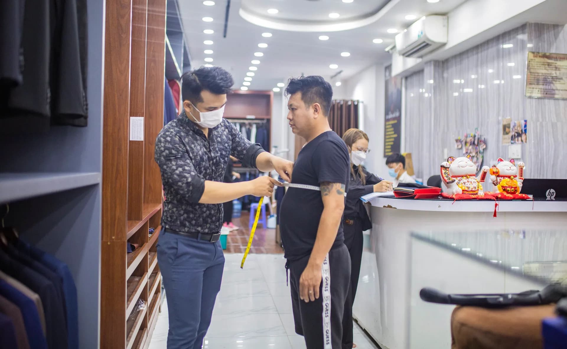 Phóng sự tại showroom — Mon Amie
