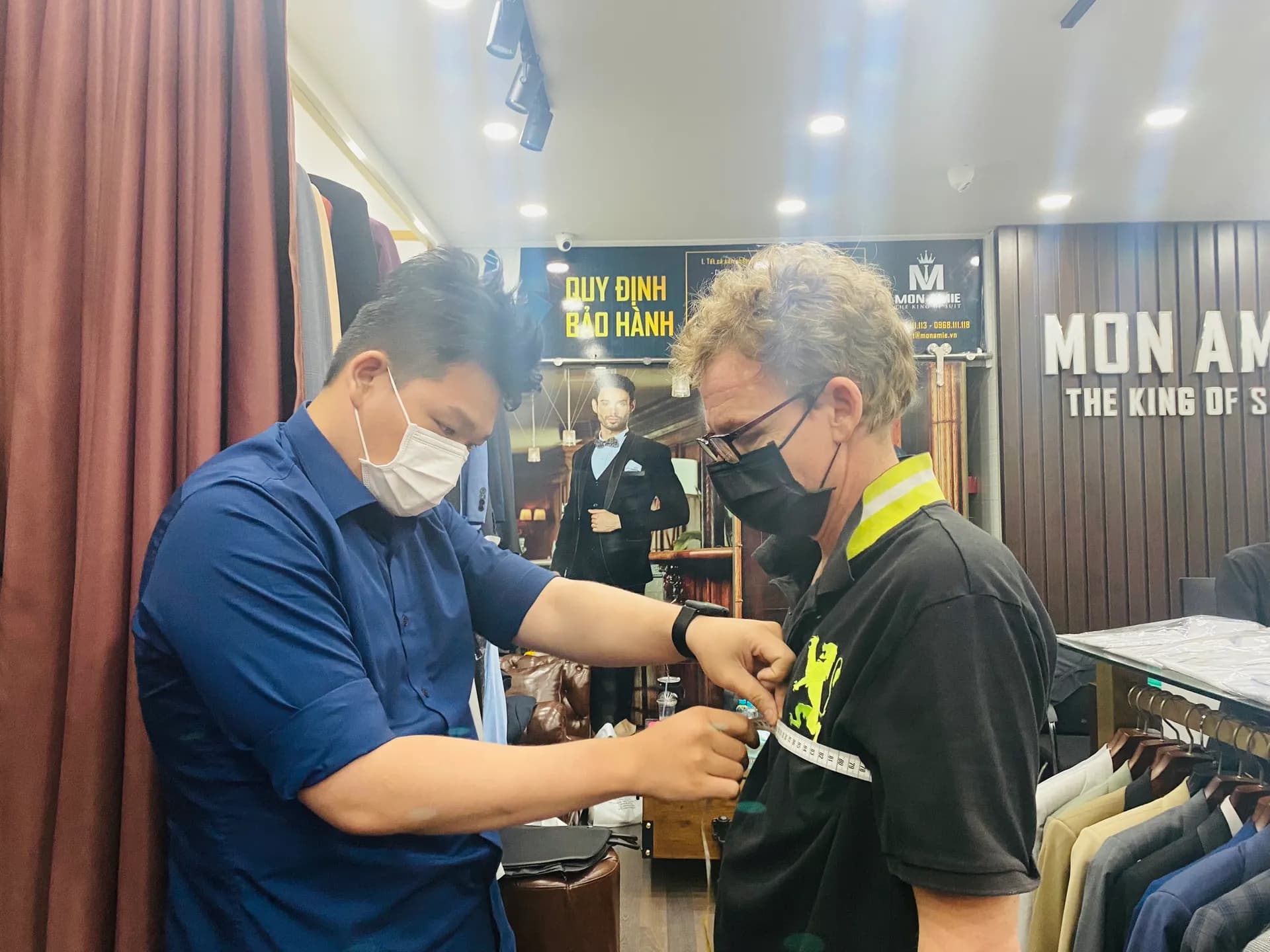 Phóng sự tại showroom — Mon Amie