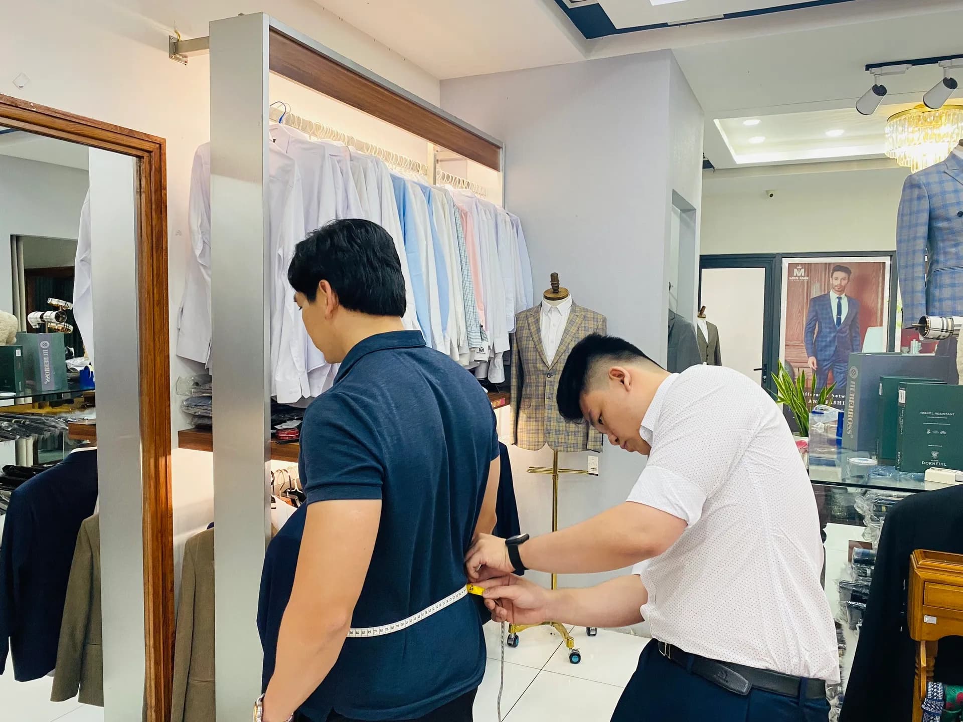Phóng sự tại showroom — Mon Amie
