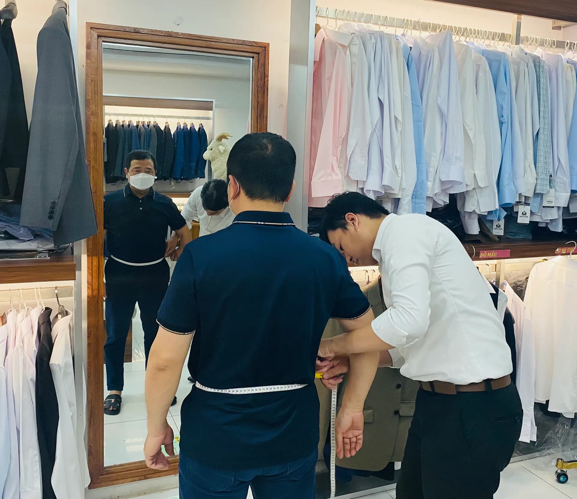 Phóng sự tại showroom — Mon Amie