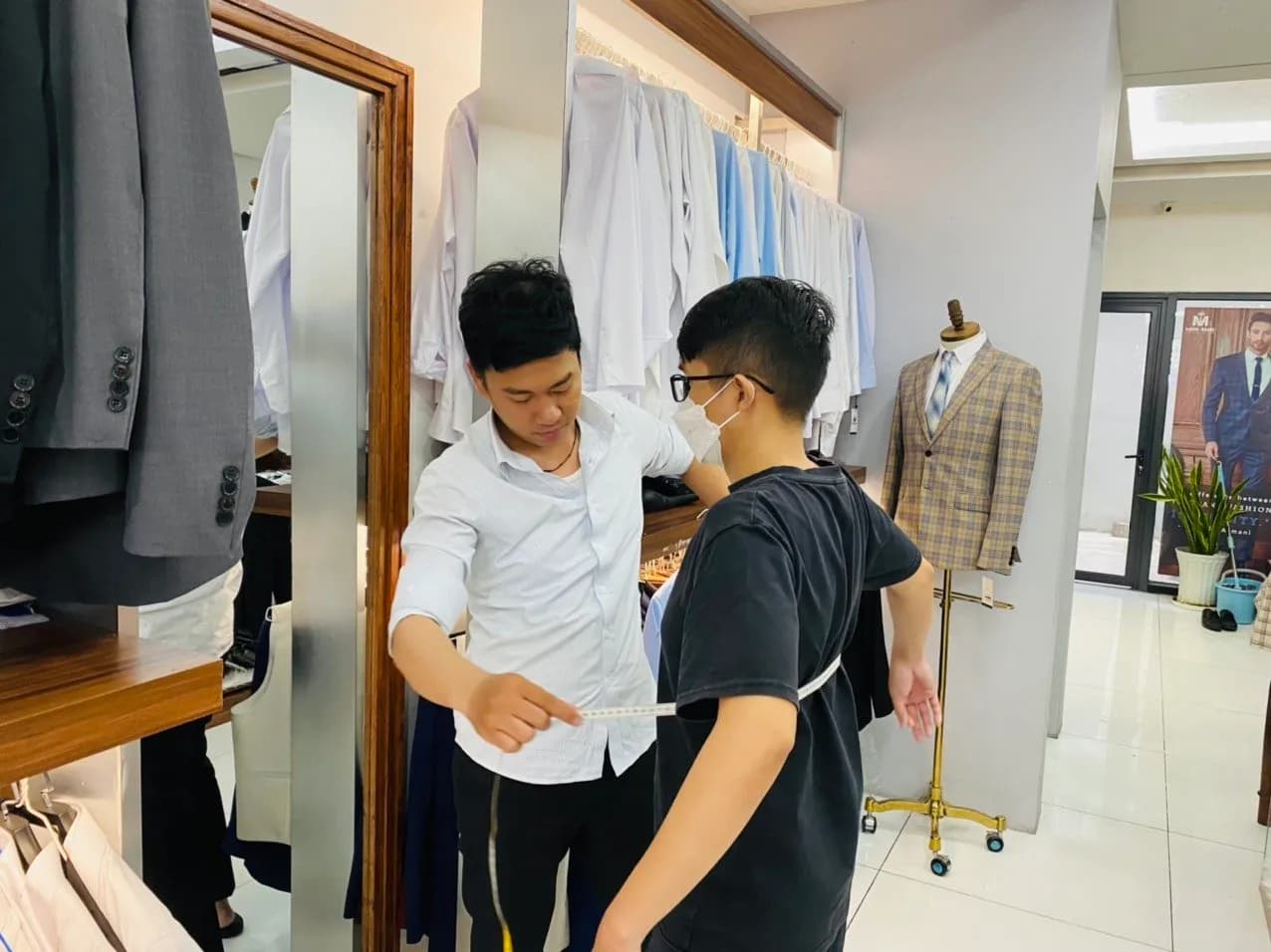 Phóng sự tại showroom — Mon Amie