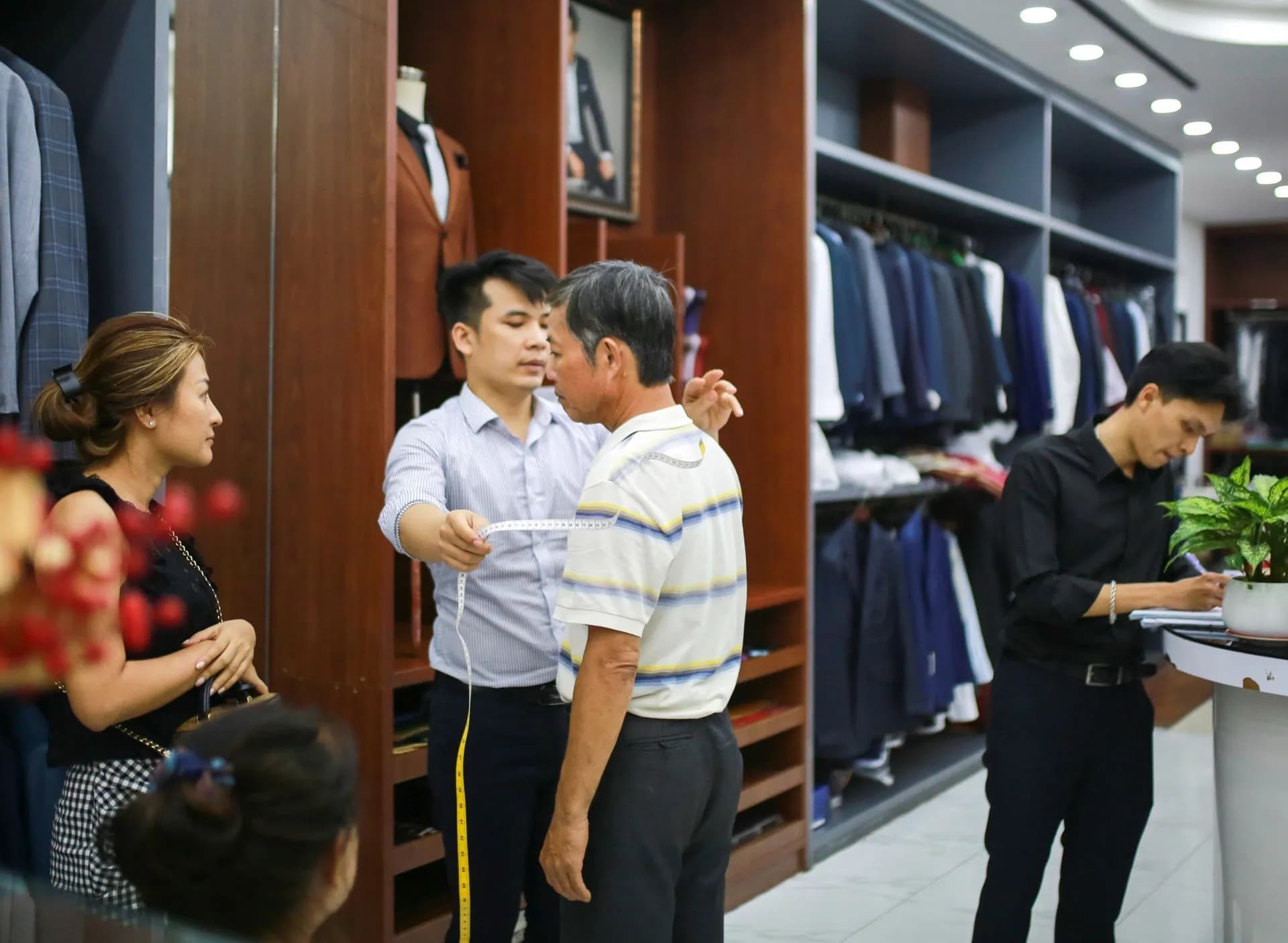 Phóng sự tại showroom — Mon Amie