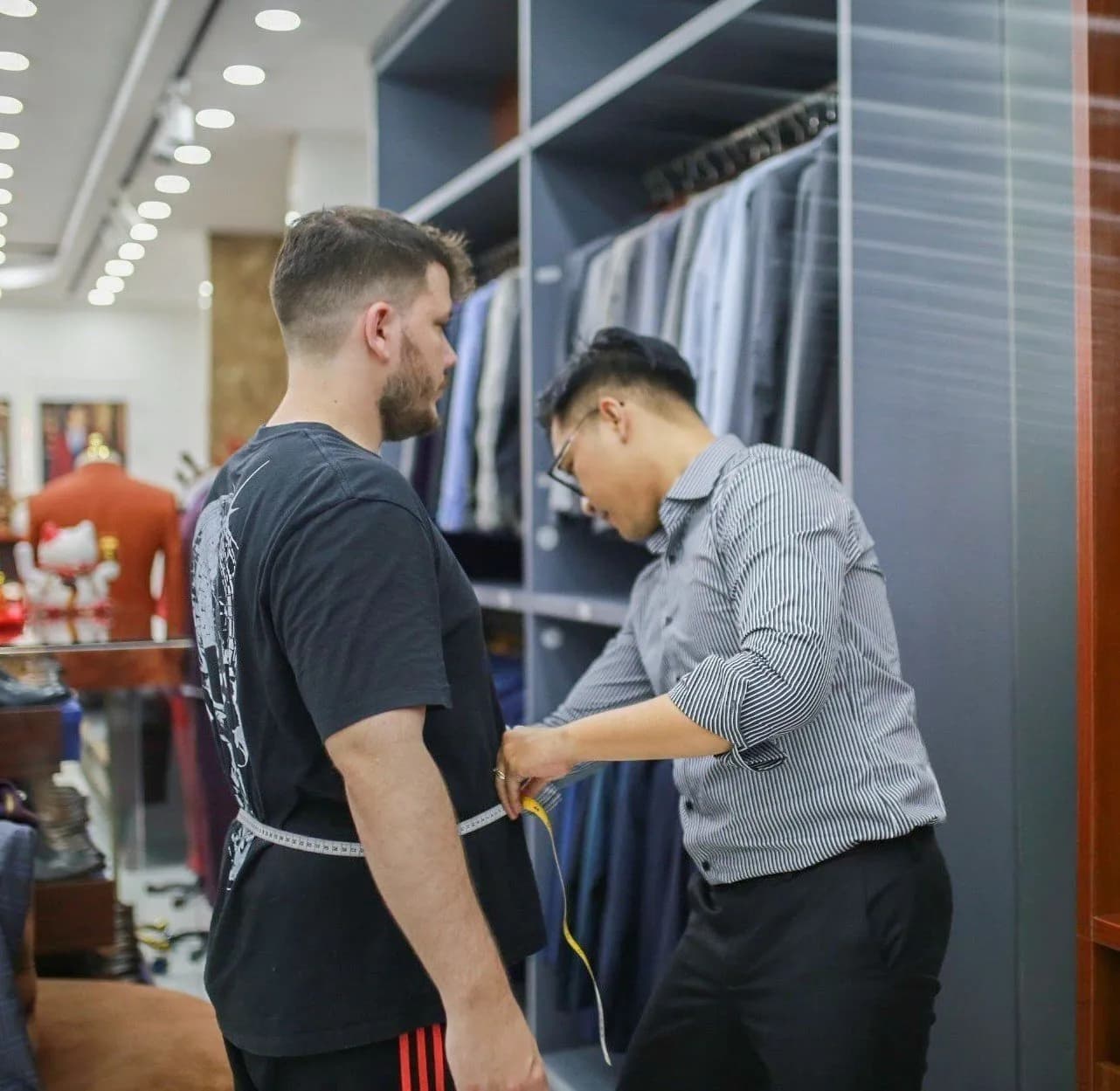 Phóng sự tại showroom — Mon Amie