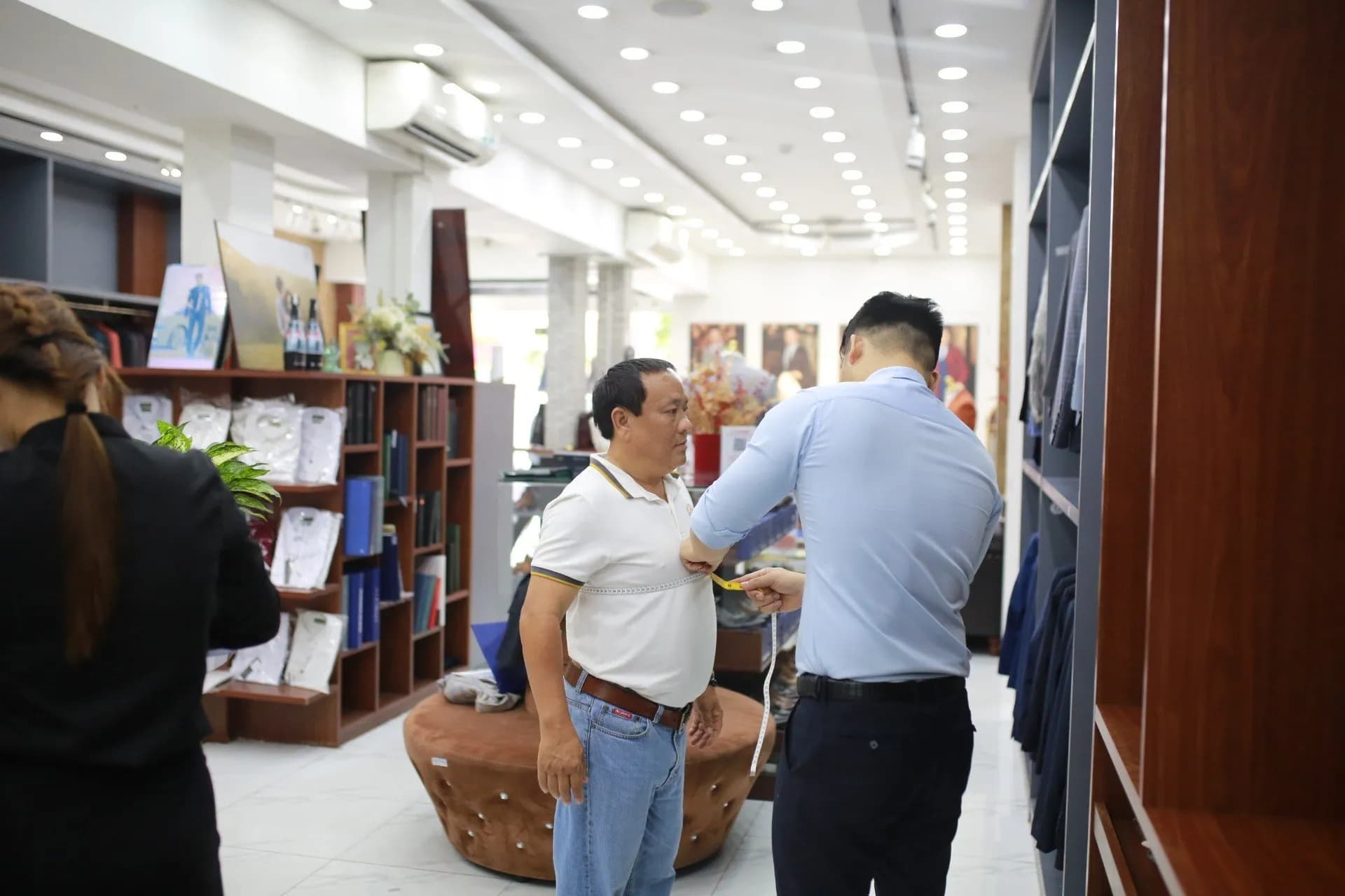 Phóng sự tại showroom — Mon Amie