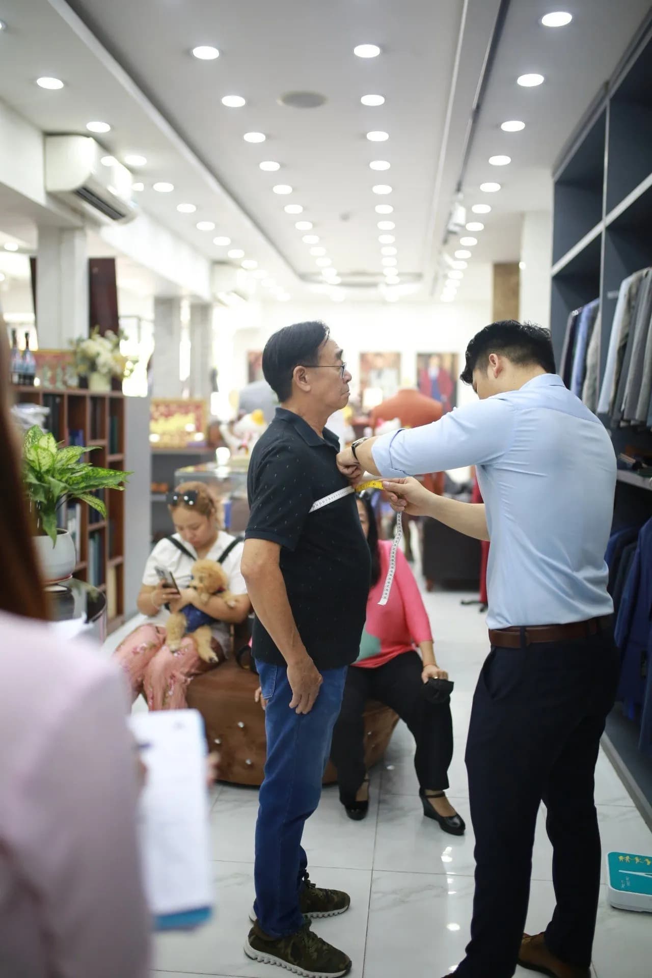 Phóng sự tại showroom — Mon Amie