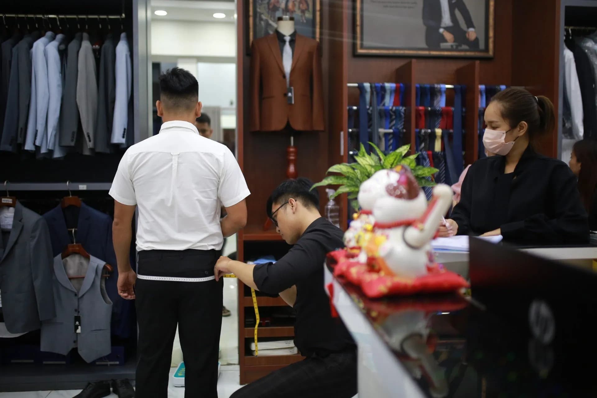 Phóng sự tại showroom — Mon Amie